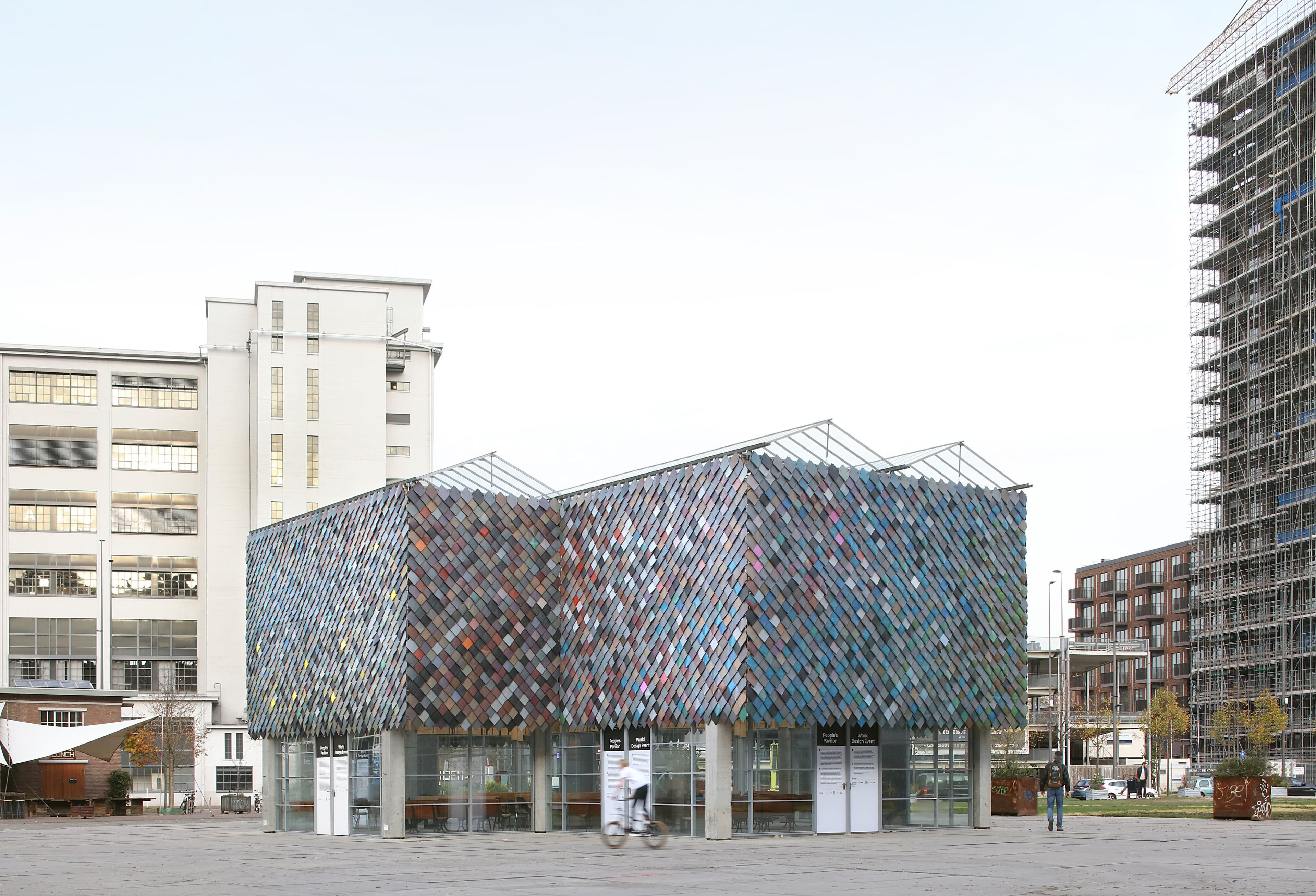 Overtreders W & bureau SLA, People's Pavilion: 100% geleend. 
