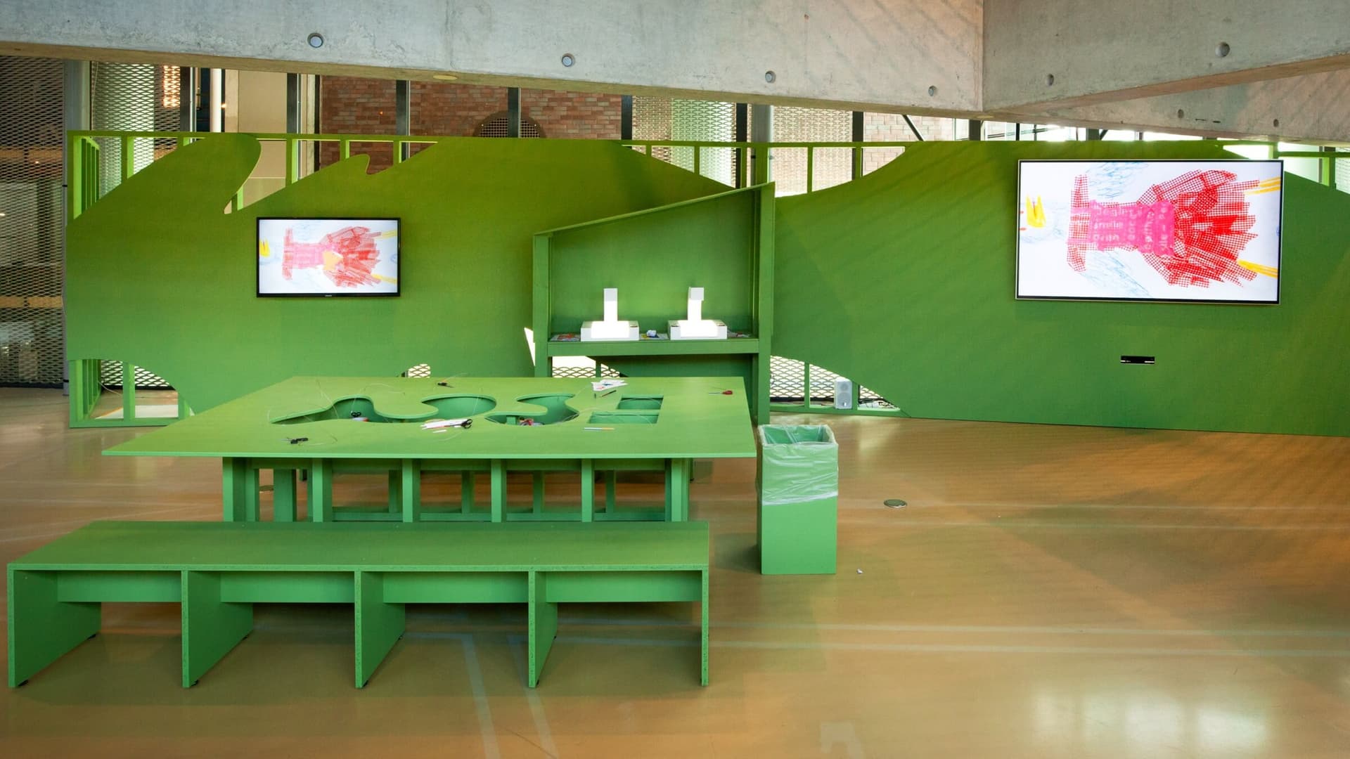 Kris, kras, ik wou dat ik huppeldepup was. Ruimtelijk ontwerp: Eric Roelen en Rudy Guedj. Interactie ontwerp: Nou&Herkauw. Foto: Johannes Schwartz. 