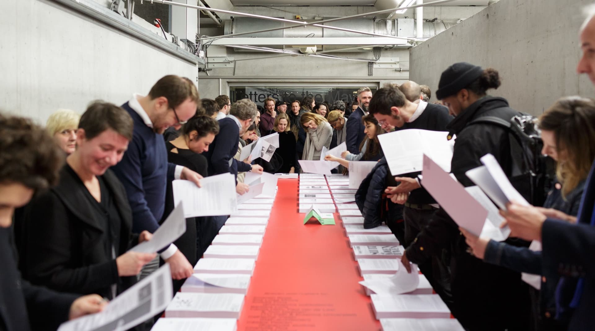 Opening Letters to the Mayor. Foto Fred Ernst. 