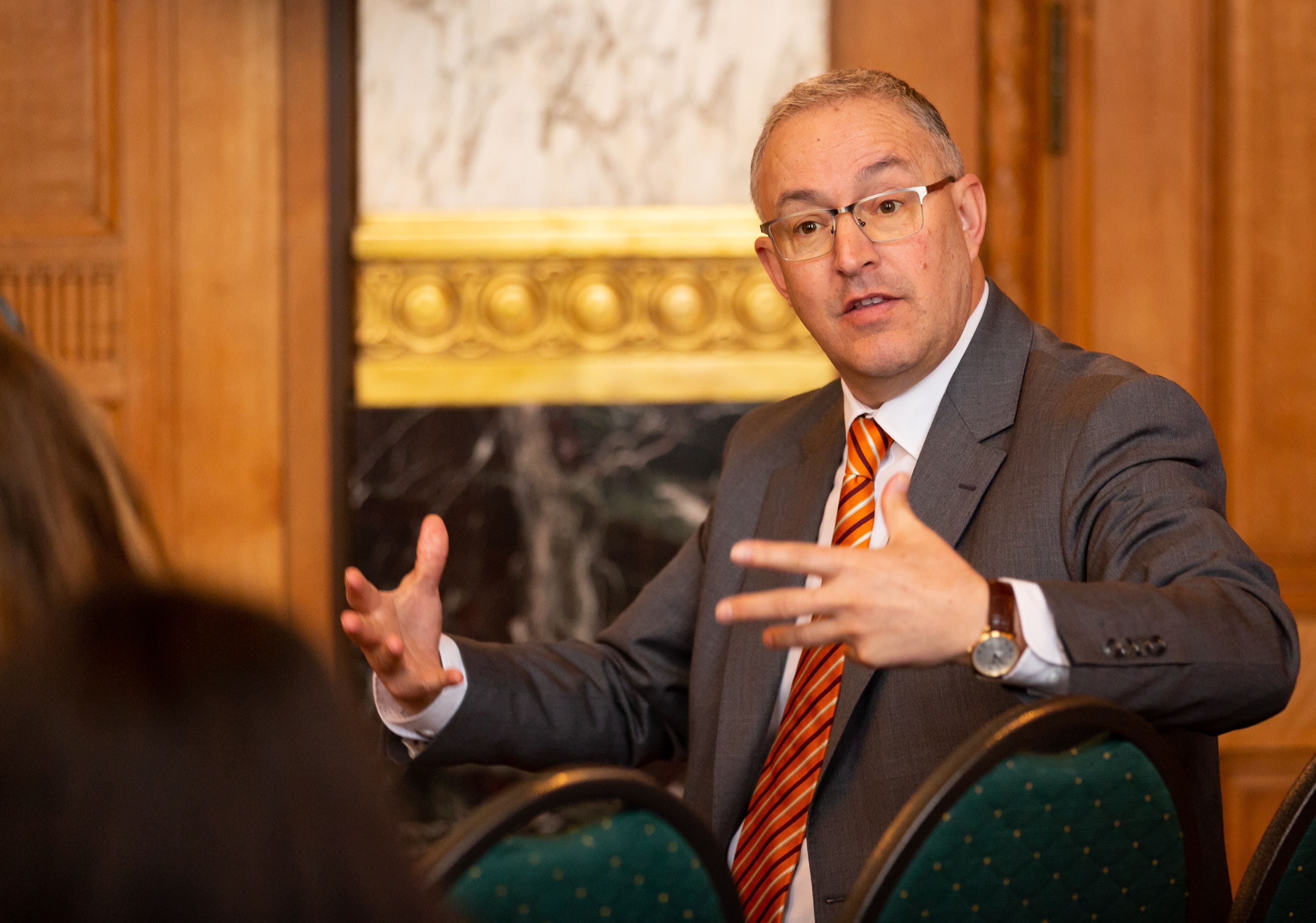 Burgemeester Ahmed Aboutaleb tijdens de presentatie van de publicatie 'Letters to the Mayor' in het Stadhuis in Rotterdam, 2019. Foto Fred Ernst. 