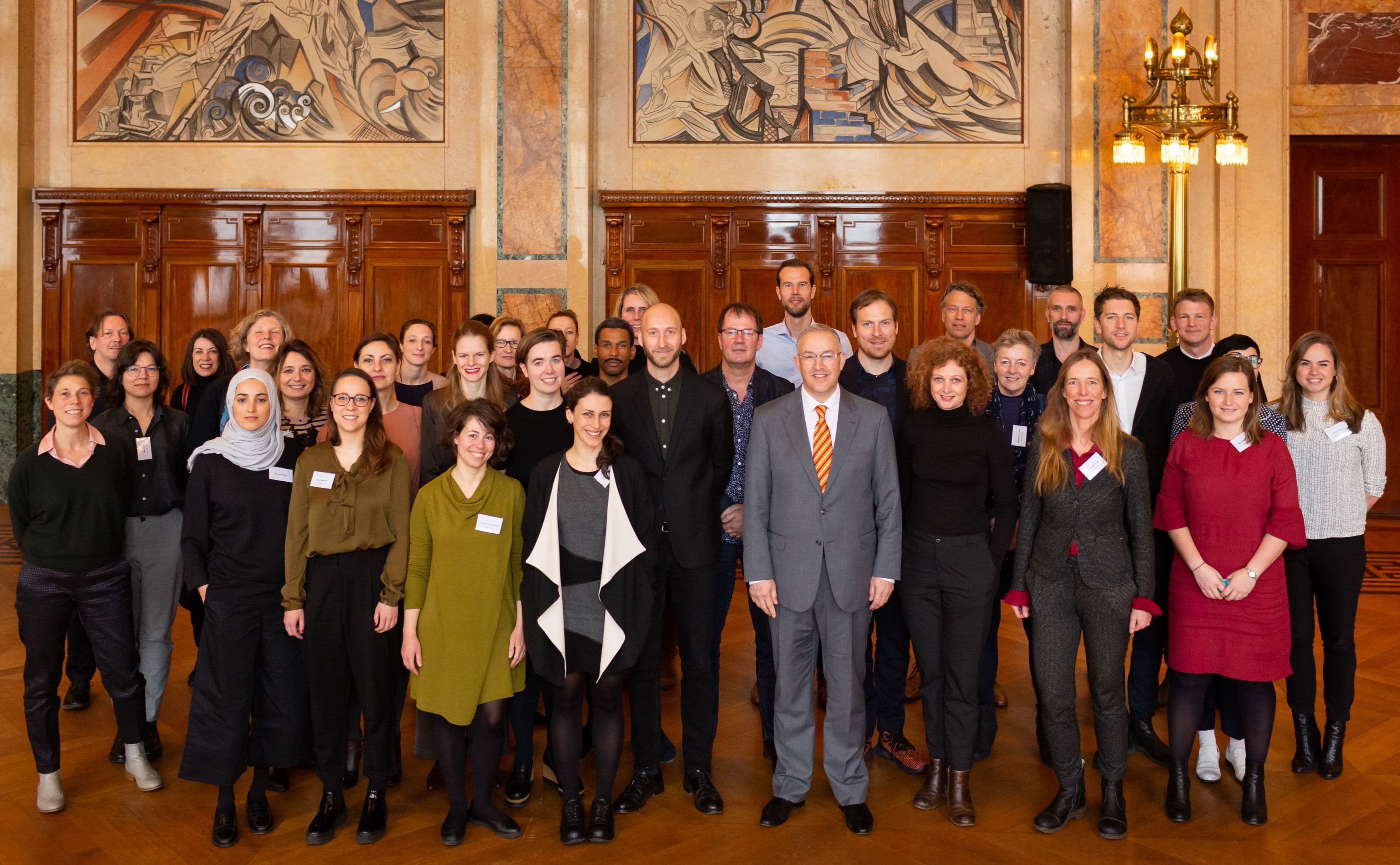 De presentatie van de publicatie 'Letters to the Mayor' in het Stadhuis in Rotterdam, 2019. Foto Fred Ernst. 