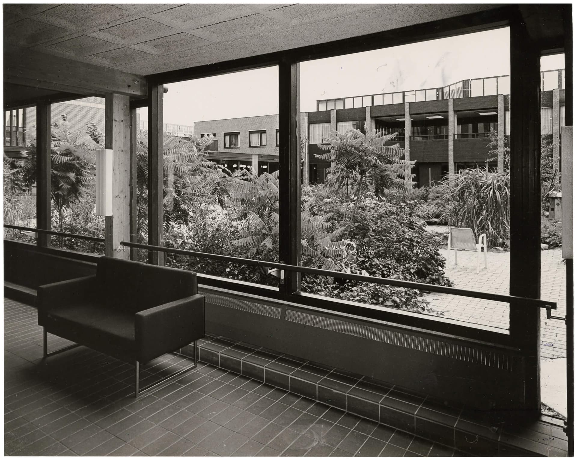 J. ten Broek. Architect H. Salomonson. Nursing home Beth Shalom, Amsterdam, 1969-1978. Collection Het Nieuwe Instituut, SALO f244 