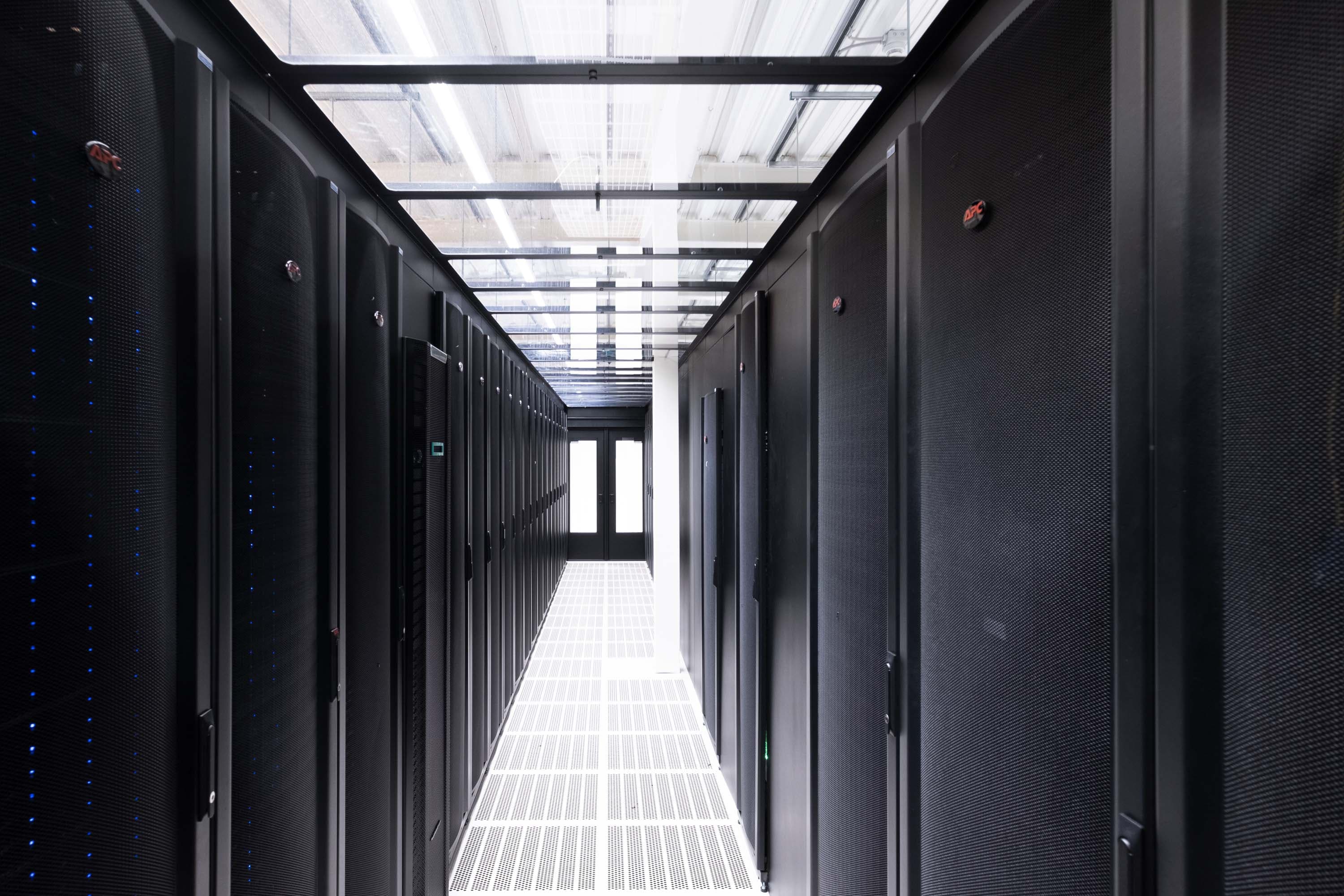 Data Centre AMS8 Interxion, Haarlemmermeer, 8000 sqm. Photo by Johannes Schwartz.