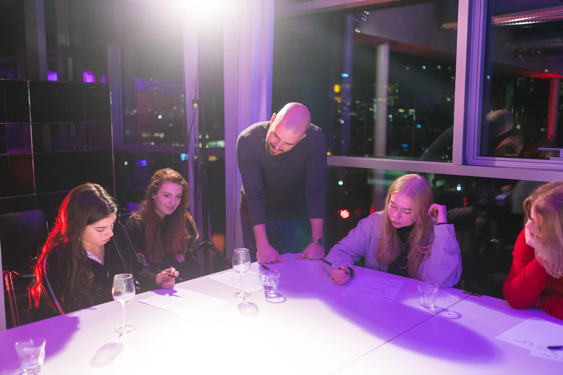 Thursday Night Workshop met Derek Otte, Het Nieuwe Instituut. Fotograaf Marwan Magroun. 