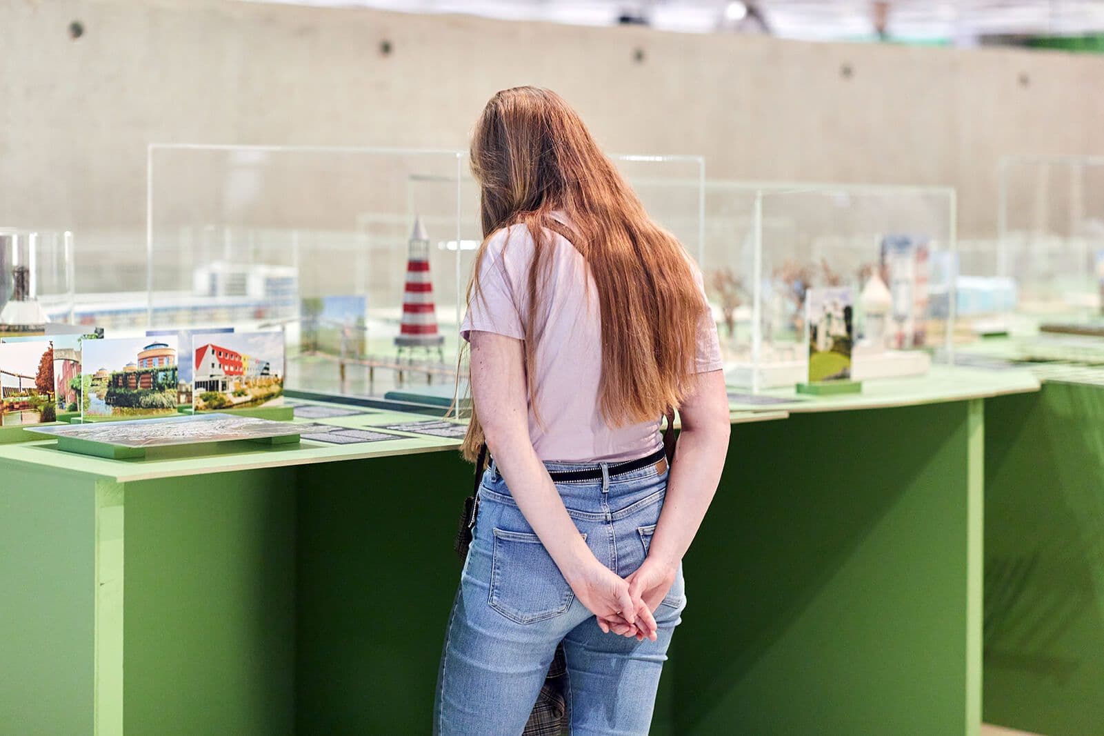 Opening ‘De architectuur van een wondere wereld’, 4 september 2021 in Het Nieuwe Instituut. Foto: Aad Hoogendoorn.  