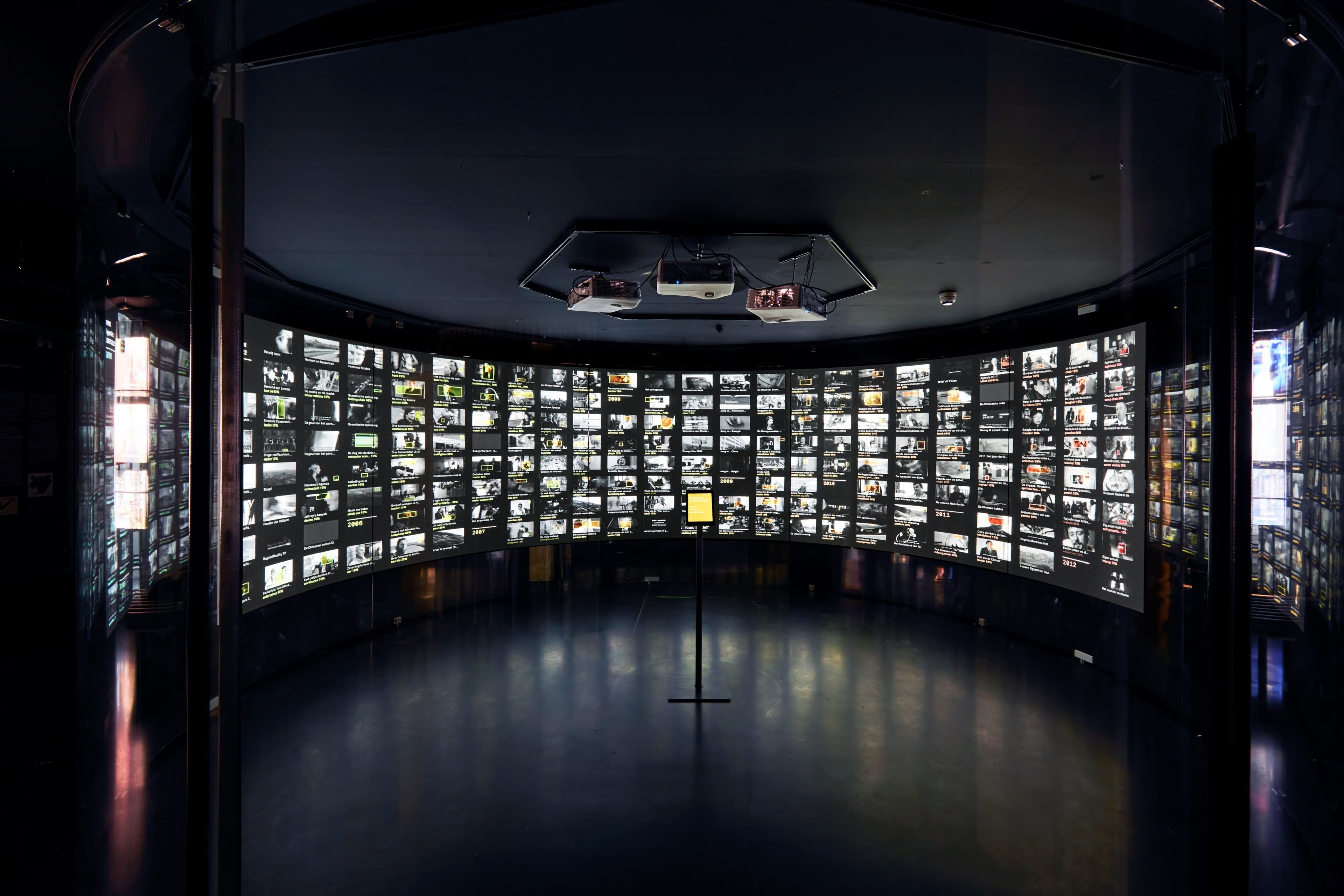 Richard Vijgen, 'The Future Through Artificial Eyes', 2021. Foto: Aad Hoogendoorn 