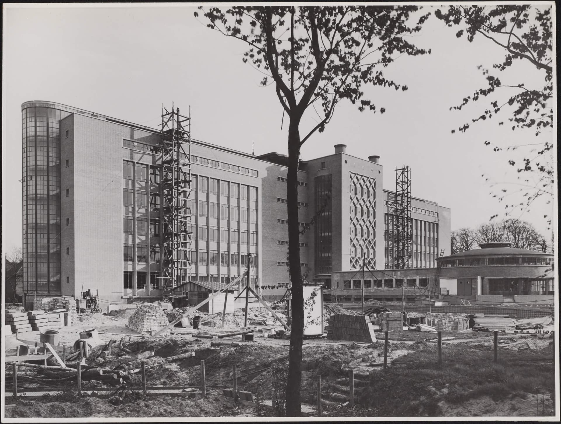 J.J.P. Oud. Hoofkantoor Bataafsche Import Maatschappij, Den Haag, 1938-1942. Collectie Het Nieuwe Instituut, OUDJ ph522 