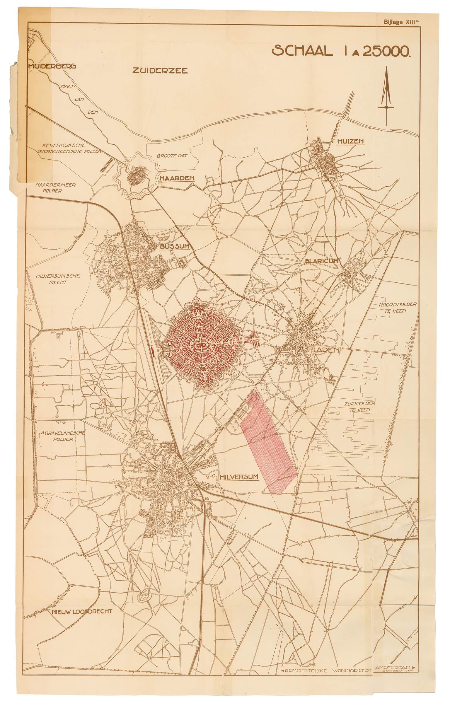 K.P.C. de Bazel, een tuinstad voor arbeiders in het Gooi, 1926-1929. S.R. de Miranda, wethouder van Volkshuisvesting in Amsterdam presenteerde dit niet uitgevoerde ontwerp voor een tuinstad in het Gooi. Een wezenlijke karakteristiek van het tui… 