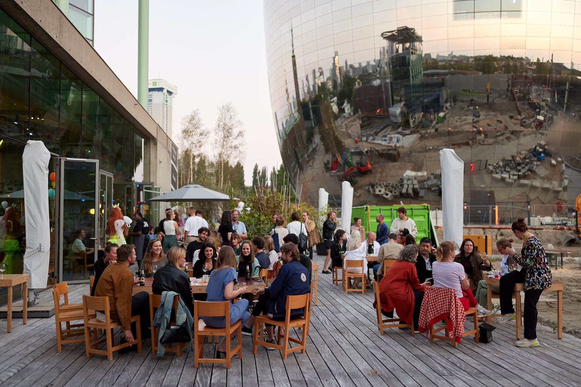 Opening ‘De architectuur van een wondere wereld’, 4 september 2021 in Het Nieuwe Instituut. Foto: Aad Hoogendoorn.  