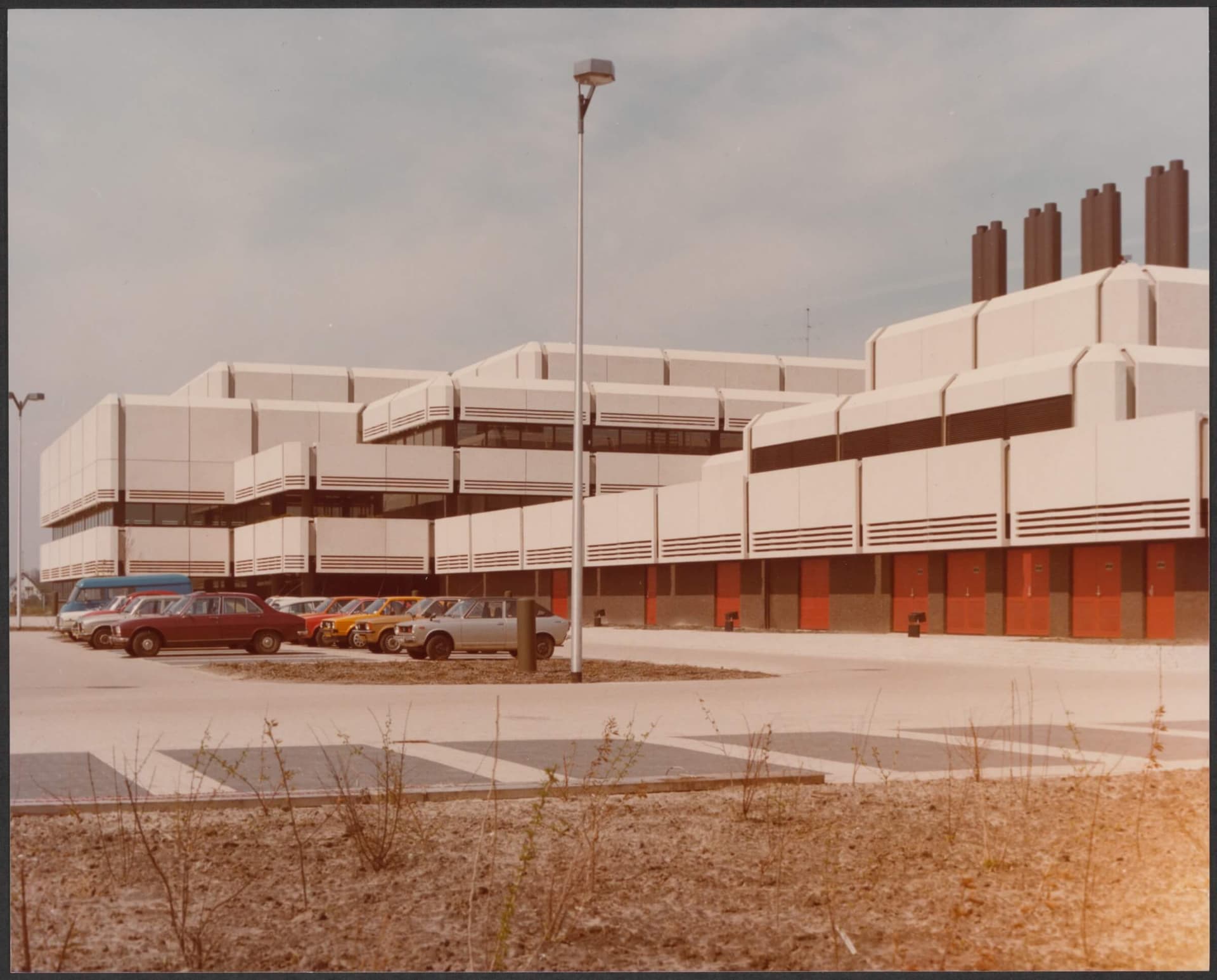 R. D. Bleeker, Bankgirocentrale Rekencentrum Algemene Bank Nederland in Leusden, 1975. Collection Het Nieuwe Instituut, BLEE ph772 