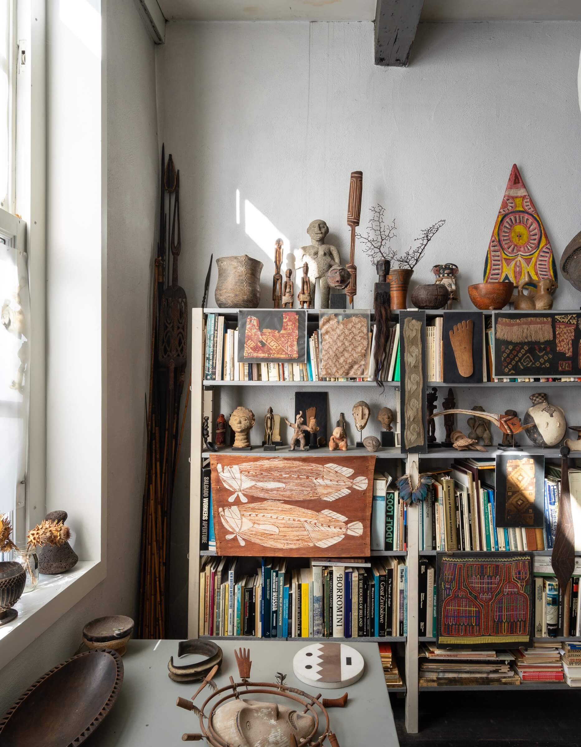 Aldo and Hannie van Eyck’s ethnographic collection, 2018. Photo by Alejandro Campos Uribe. Aldo and Hannie van Eyck Foundation. 