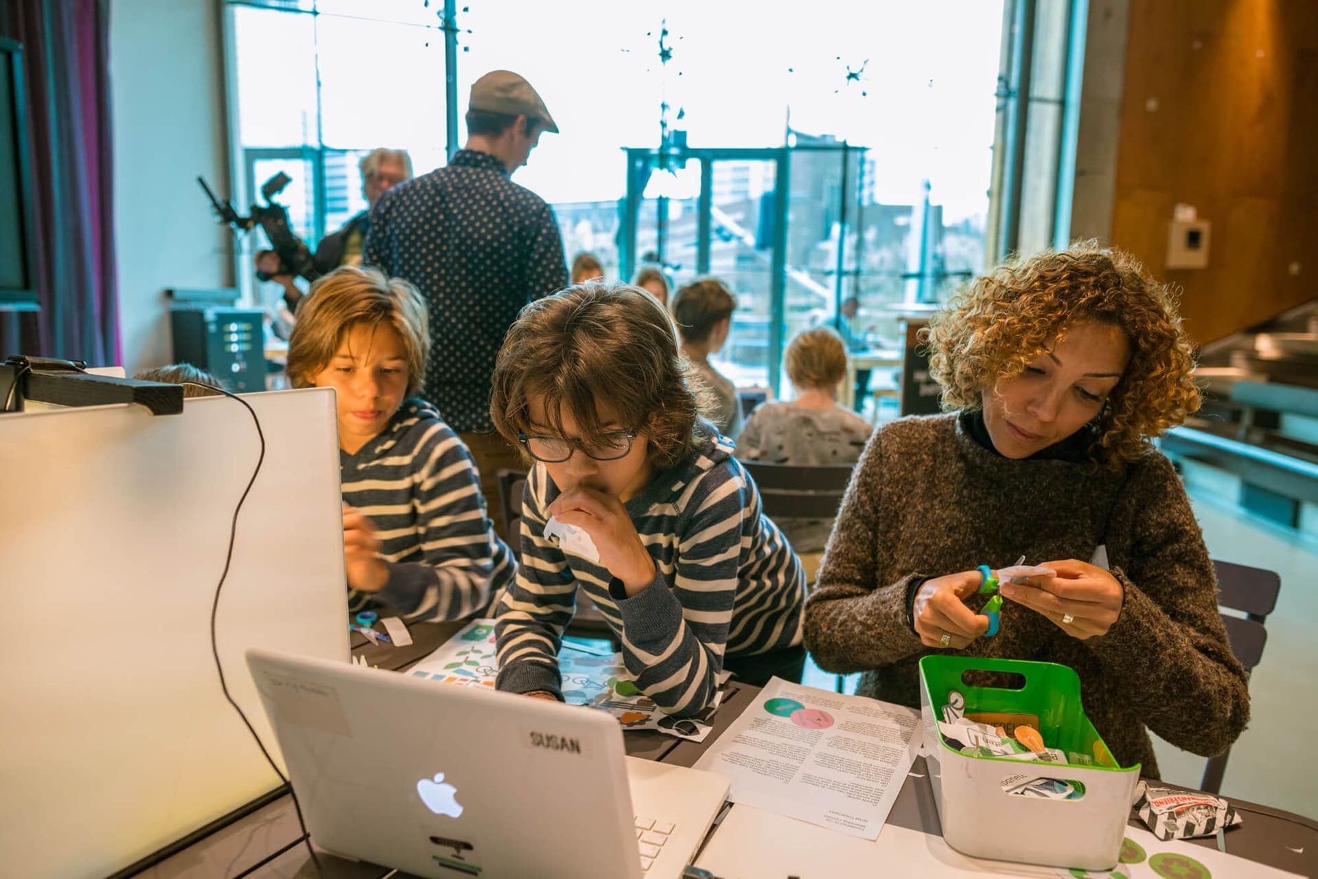 Workshop 'AnimatieMakers' van Viesueel Geweld. FamilieFest: Team Toekomst. Fotograaf Marwan Magroun.  