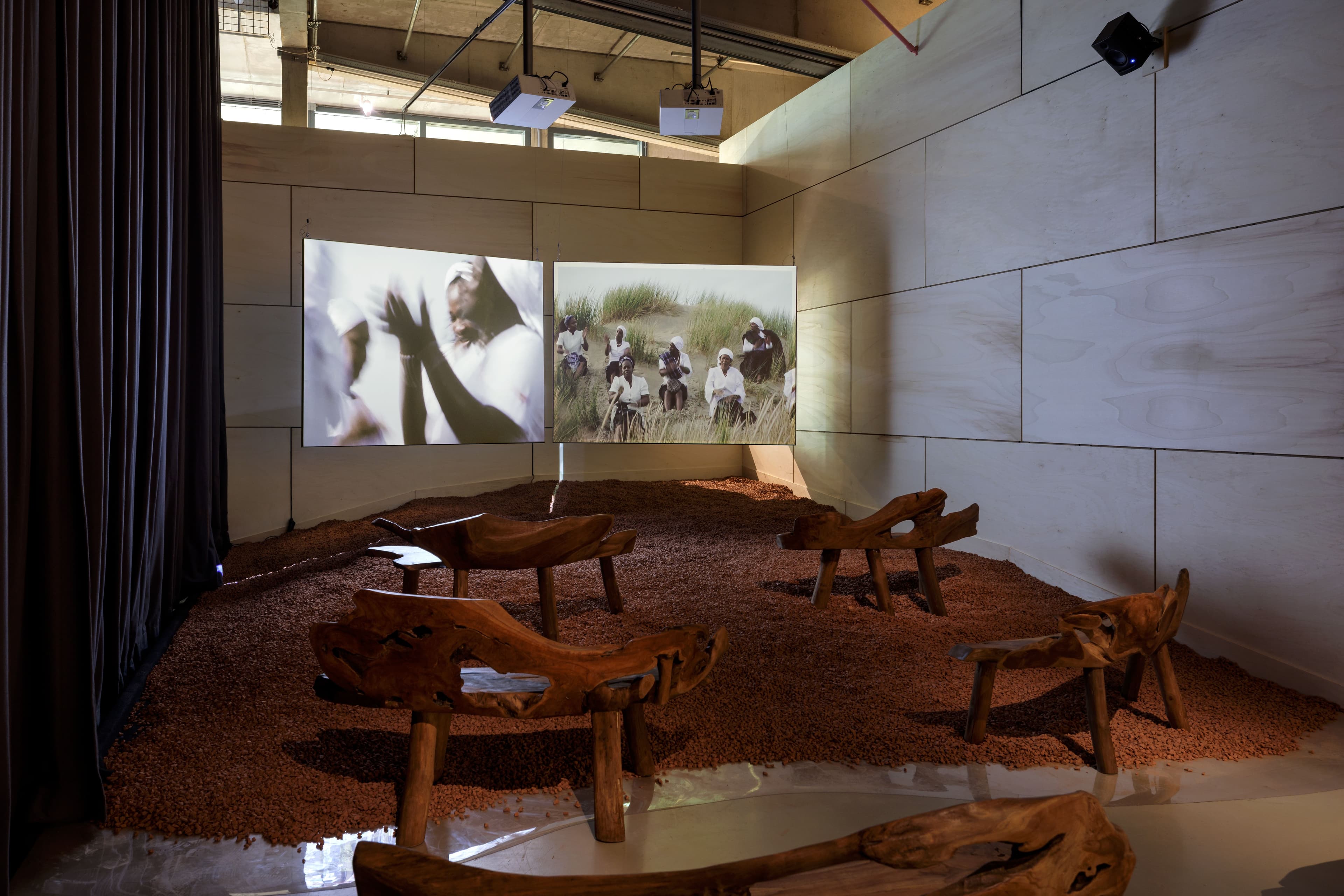 Another Island. Photo: Aad Hoogendoorn