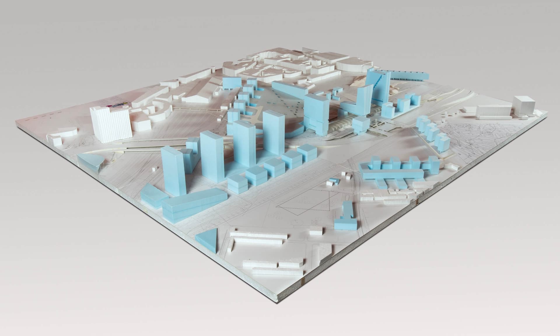 Euralille Model of the plan for the area, with high-rise buildings over the TGV station. Collection: NAI, OMAR 