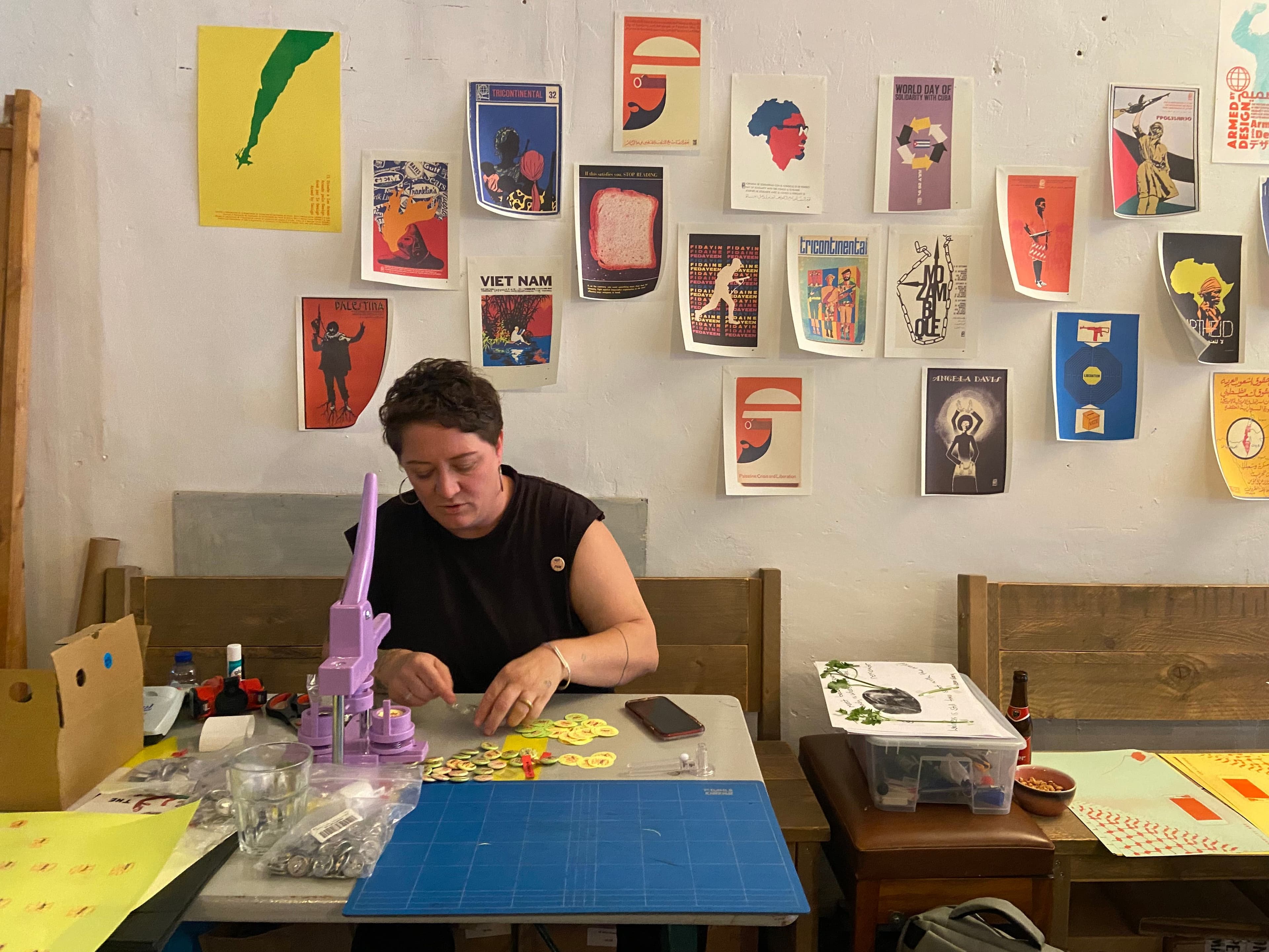 Lani Hanna aan het werk in Kiosk Rotterdam
