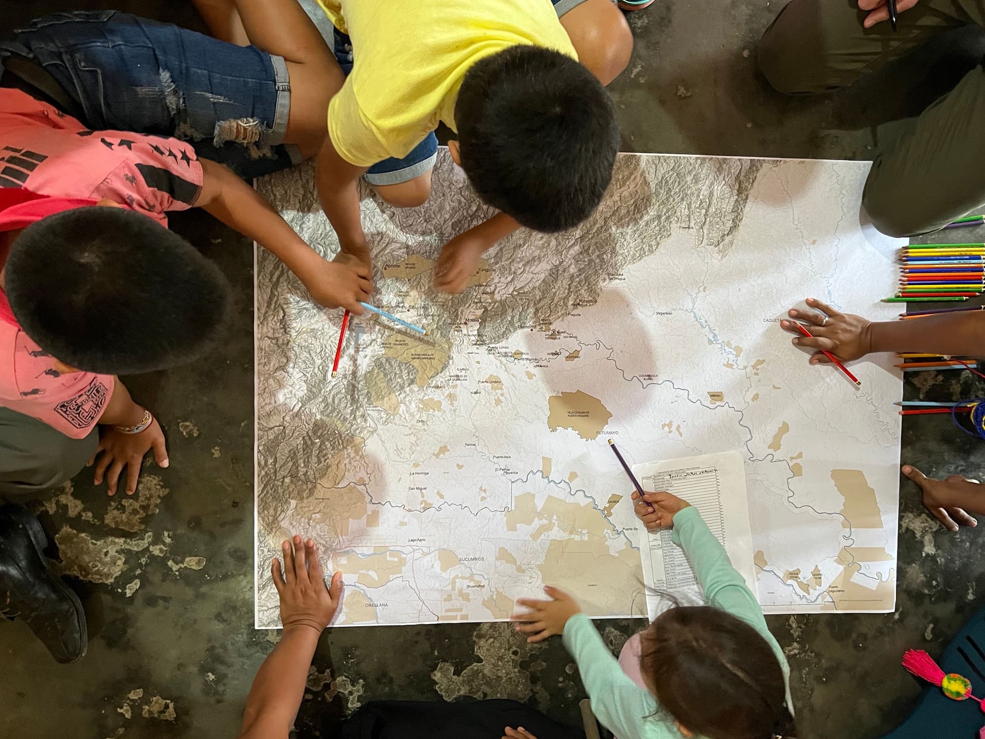 Beeld van An Indigenous University, een project van Ursula Biemann en Santiago del Hierro.