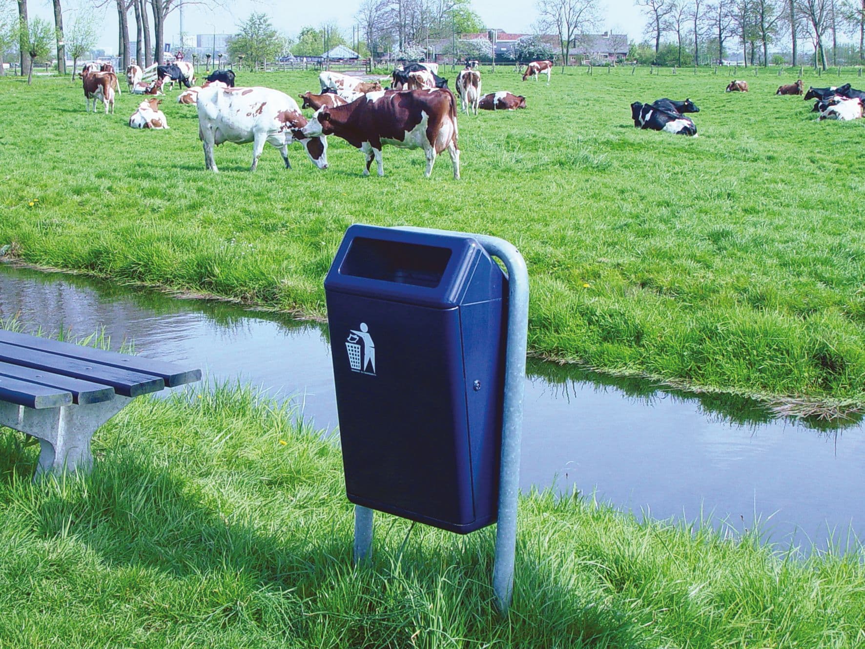 Capitole waste bin by Bas Pruyser. Image courtesy of the designer.