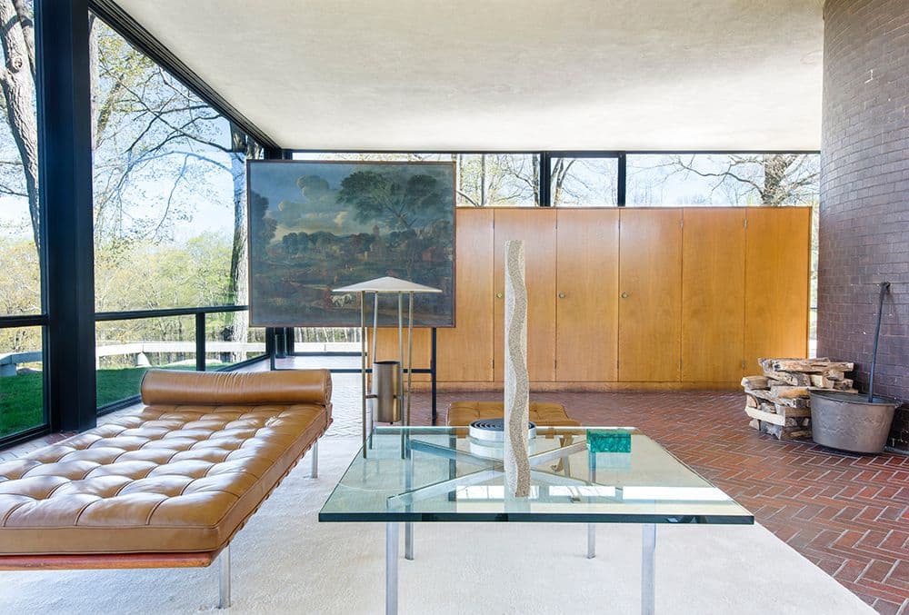  Gnomon/Wave Fulgurite l.l, van Tauba Auerbach, tentoongesteld in the Glass House. Foto: Andy Romer Photography (2013), gereproduceerd met toestemming vanThe Glass House, National Trust for Historic Preservation. 