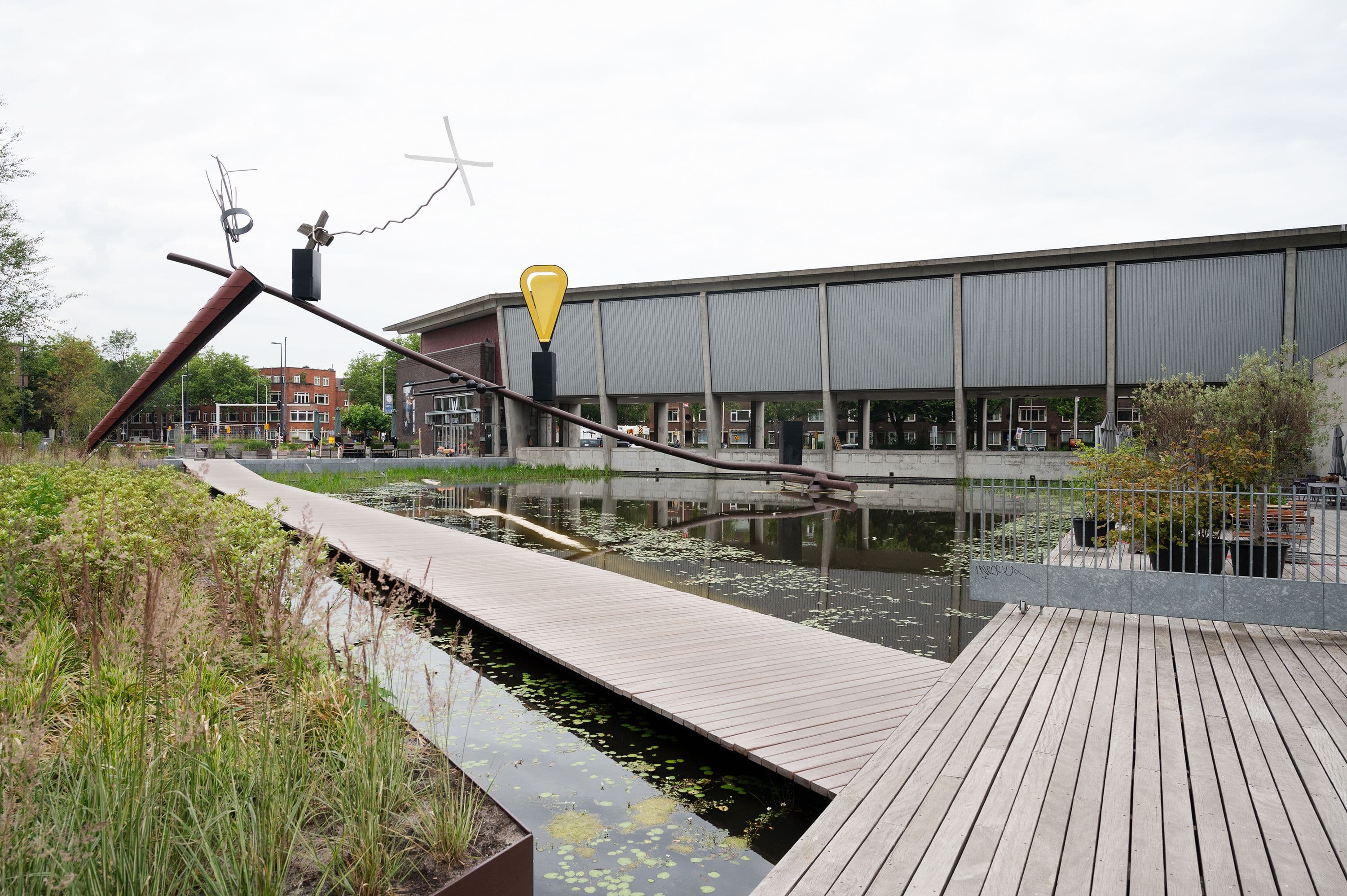 Pond at the Nieuwe Instituut, autumn 2002. Photo: Petra van der Ree.