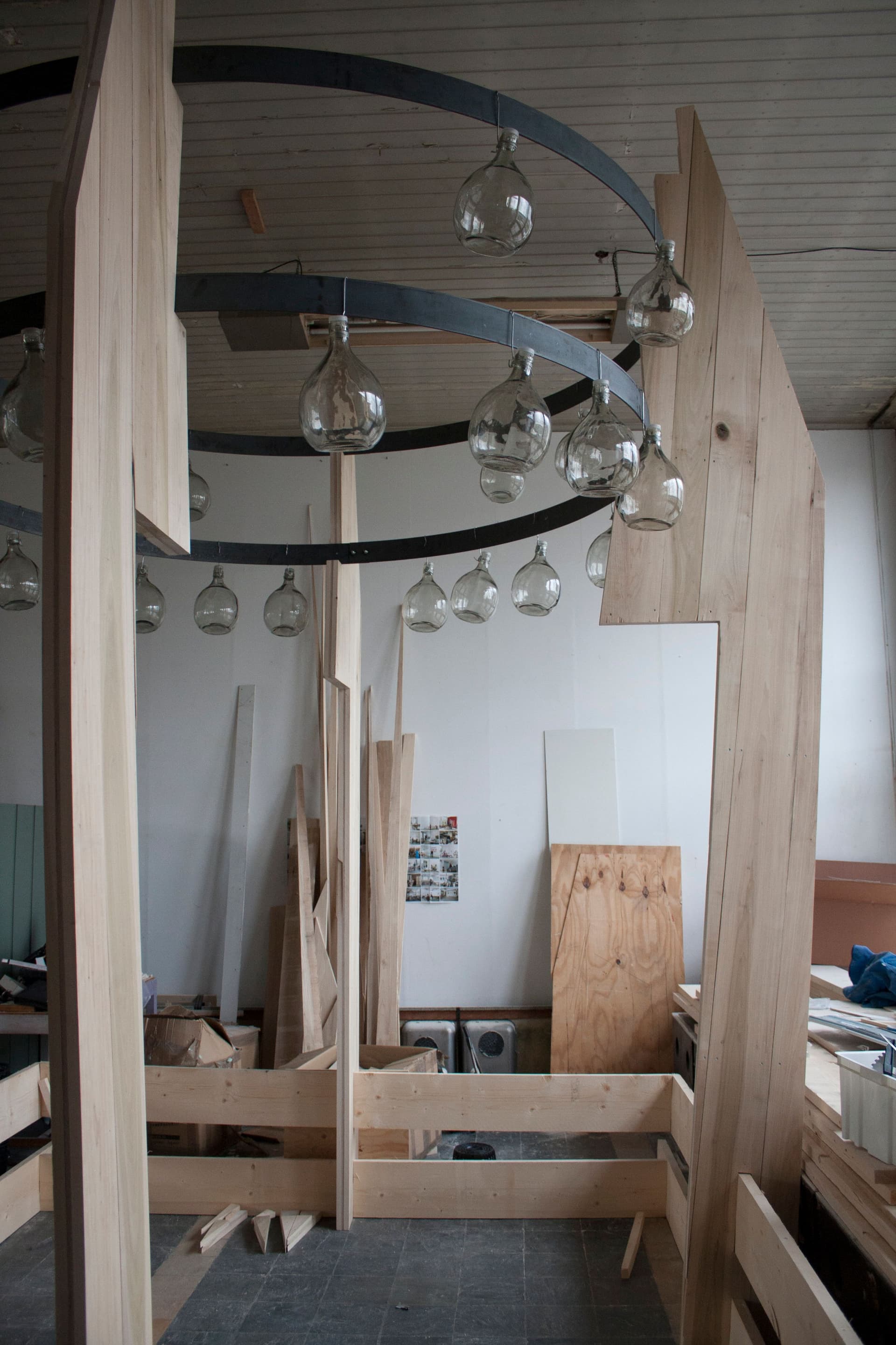  Sculptuur Melk en Vuur in aanbouw, Yasser Ballemans 