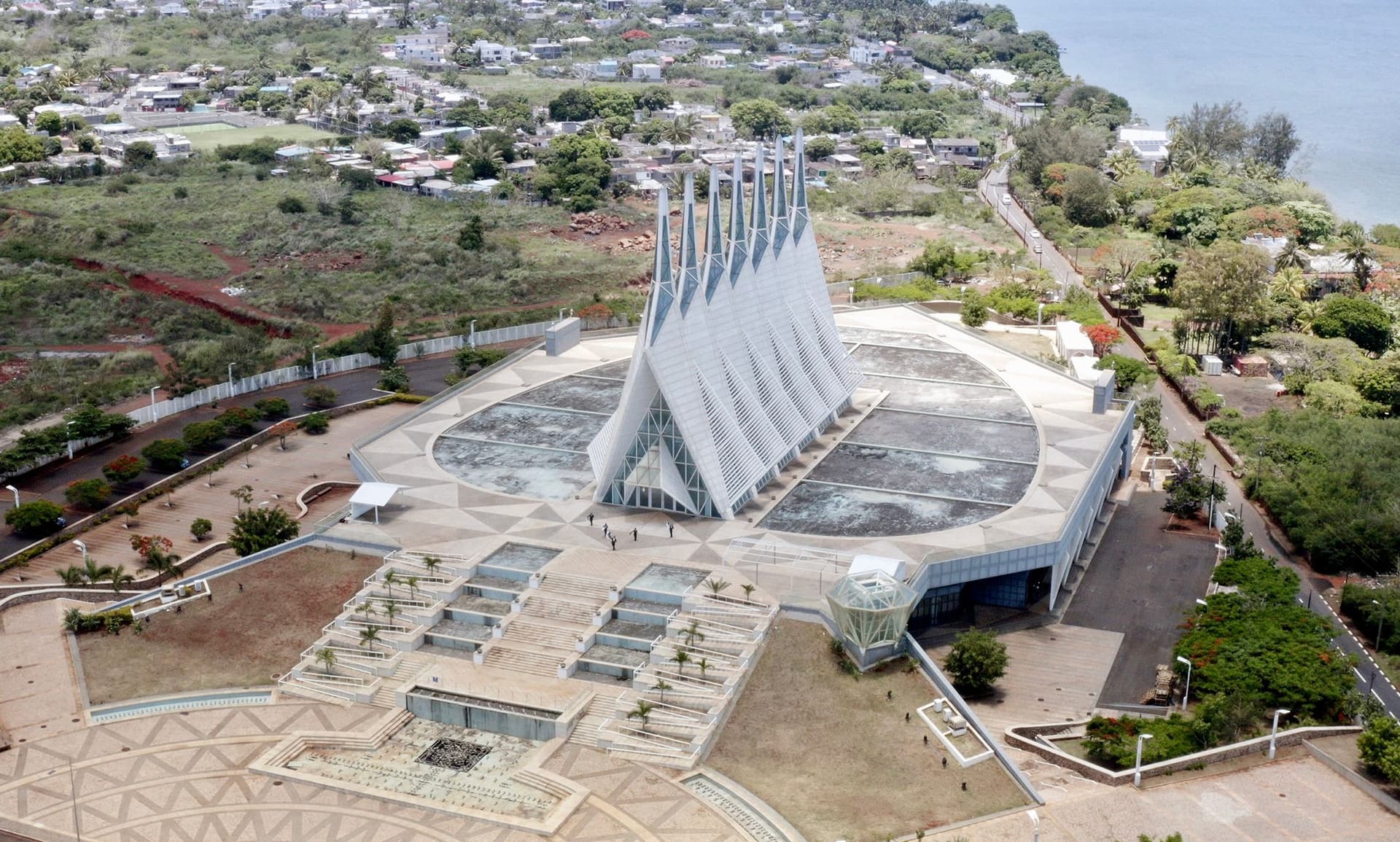 Uitzicht op Jinfei Smart City, momenteel in aanbouw is aan de rand van Port Louis, de hoofdstad van Mauritius. Beeld met dank aan Lou Mo en Musquiqui Chihying