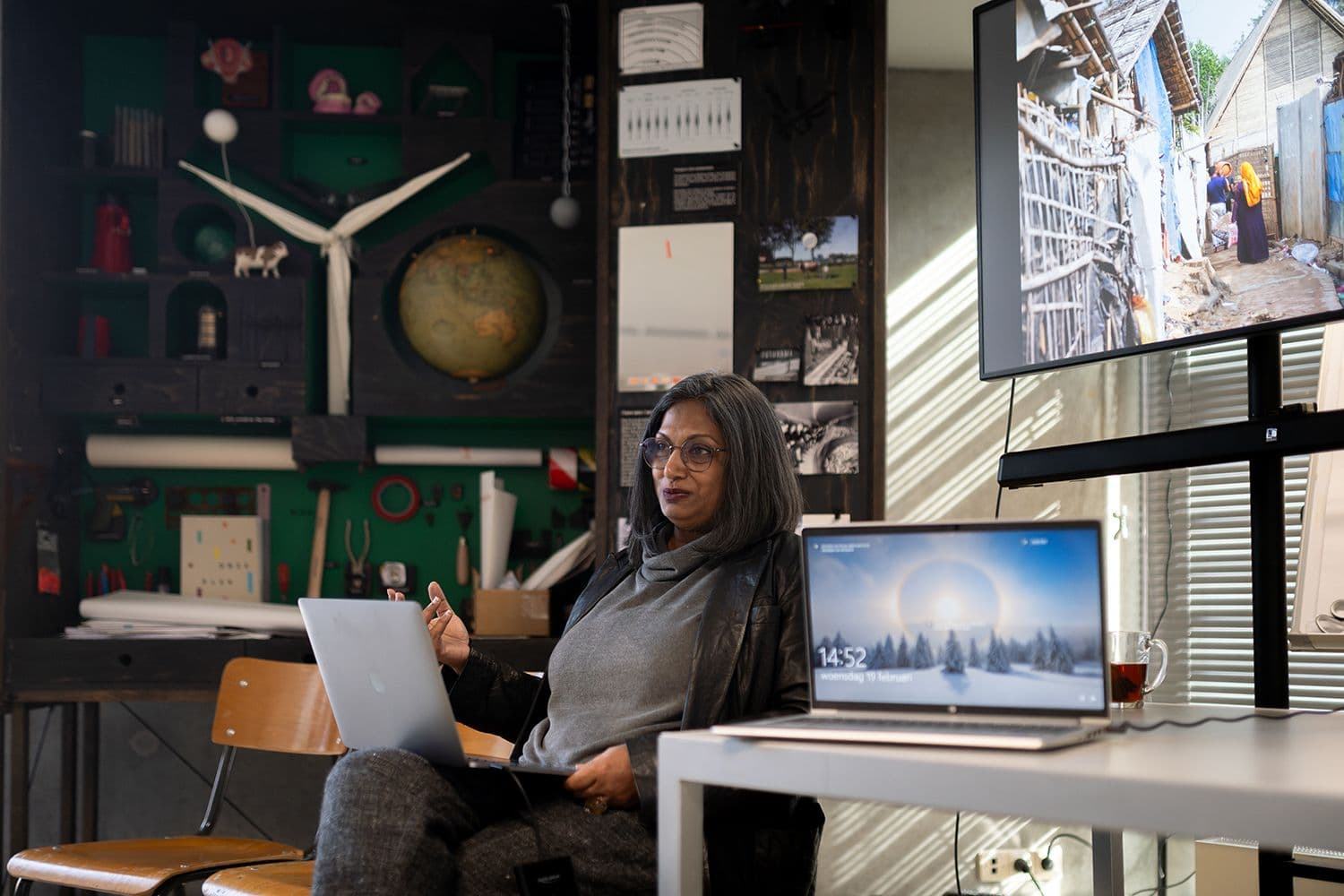 Marina Tabassum tijdens de workshop New Currents: Water Preparedness, 2025. Foto: Tomas Mutsaers