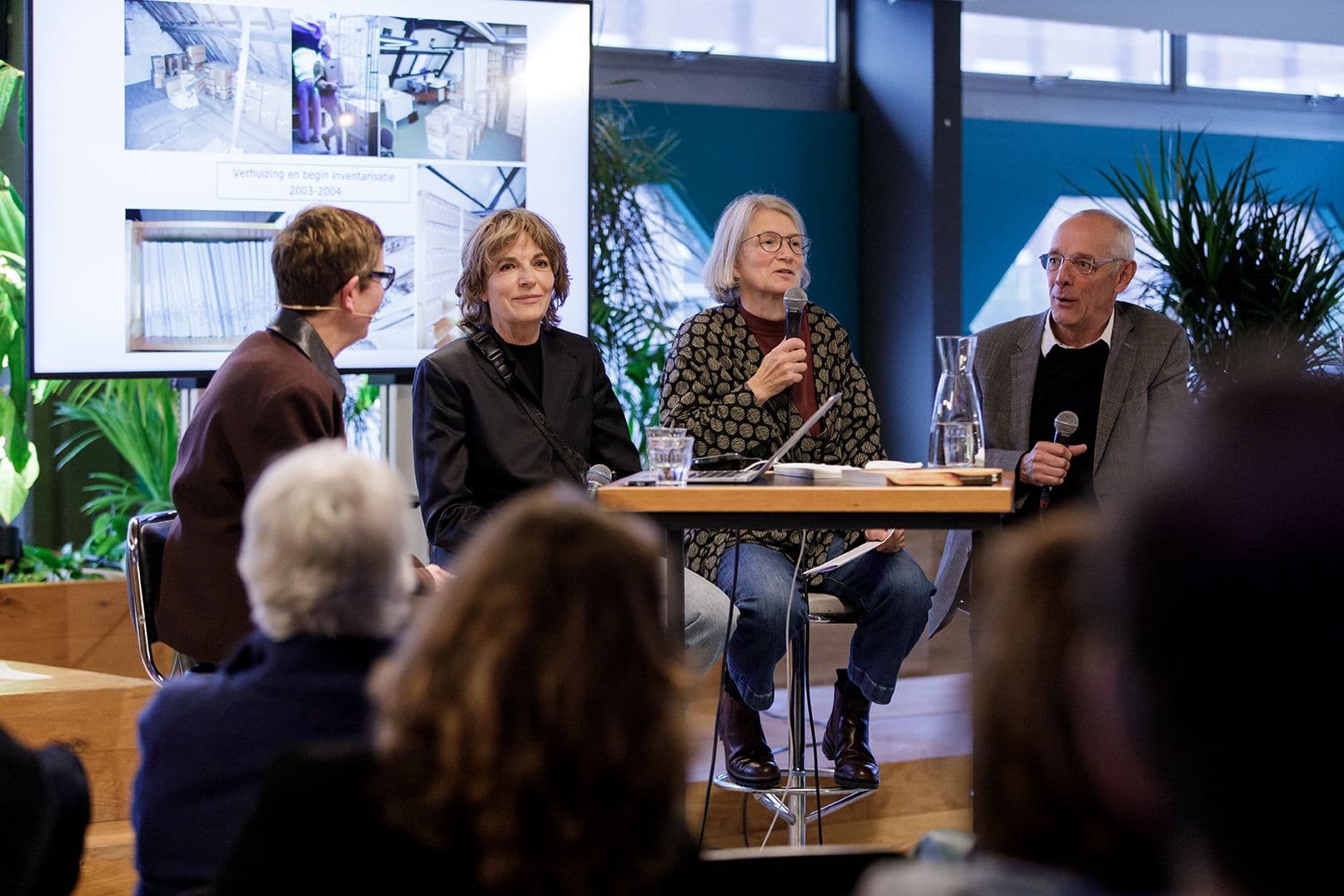 Anita Dijkstra in conversation with Anne Mieke Backer and Leo den Dulk about the Mien Ruys archive. Photo: Aad Hoogendoorn.