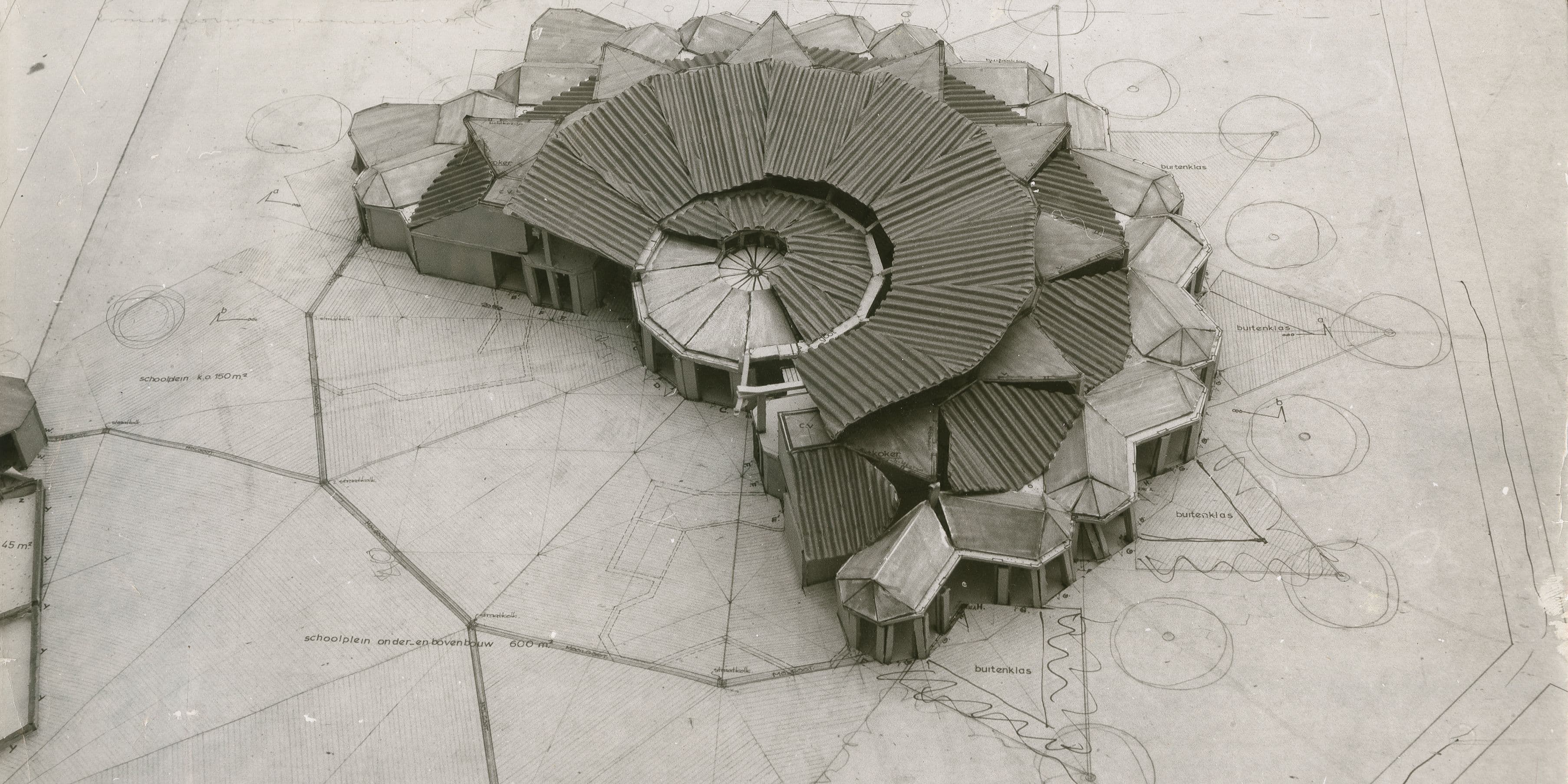 Jan Verhoeven. Model of Montessori school ’t Ronde in Leusden, 1980. Collection Nieuwe Instituut, VERH f45