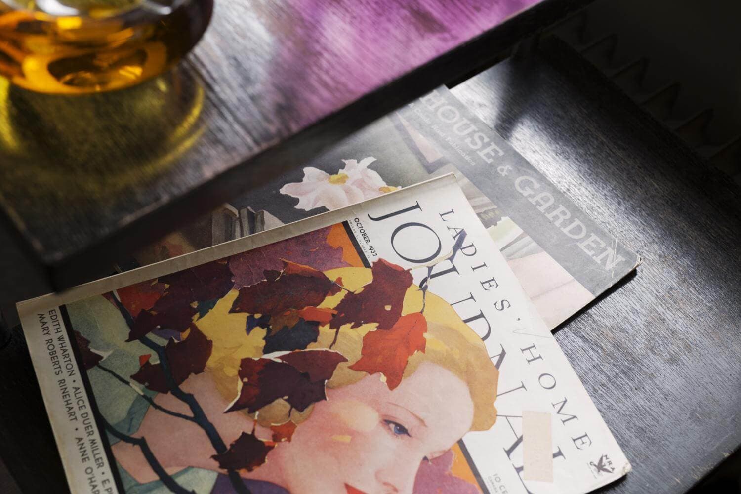 Magazines on Mrs Sonneveld's desk. Photo: Johannes Schwartz 