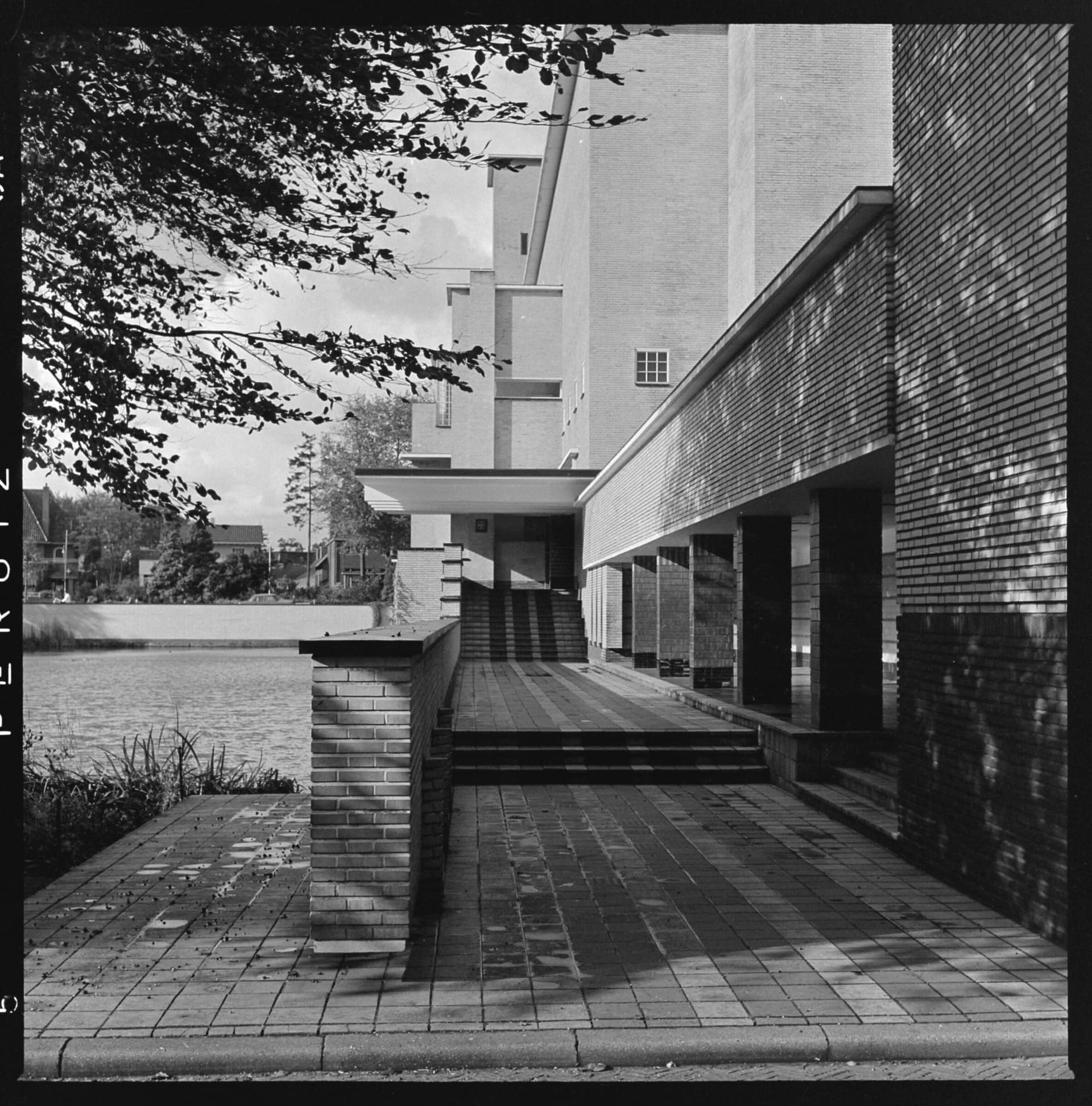 W.H. Dudok. Raadhuis Hilversum. Fotograaf onbekend. Collectie Het Nieuwe Instituut 