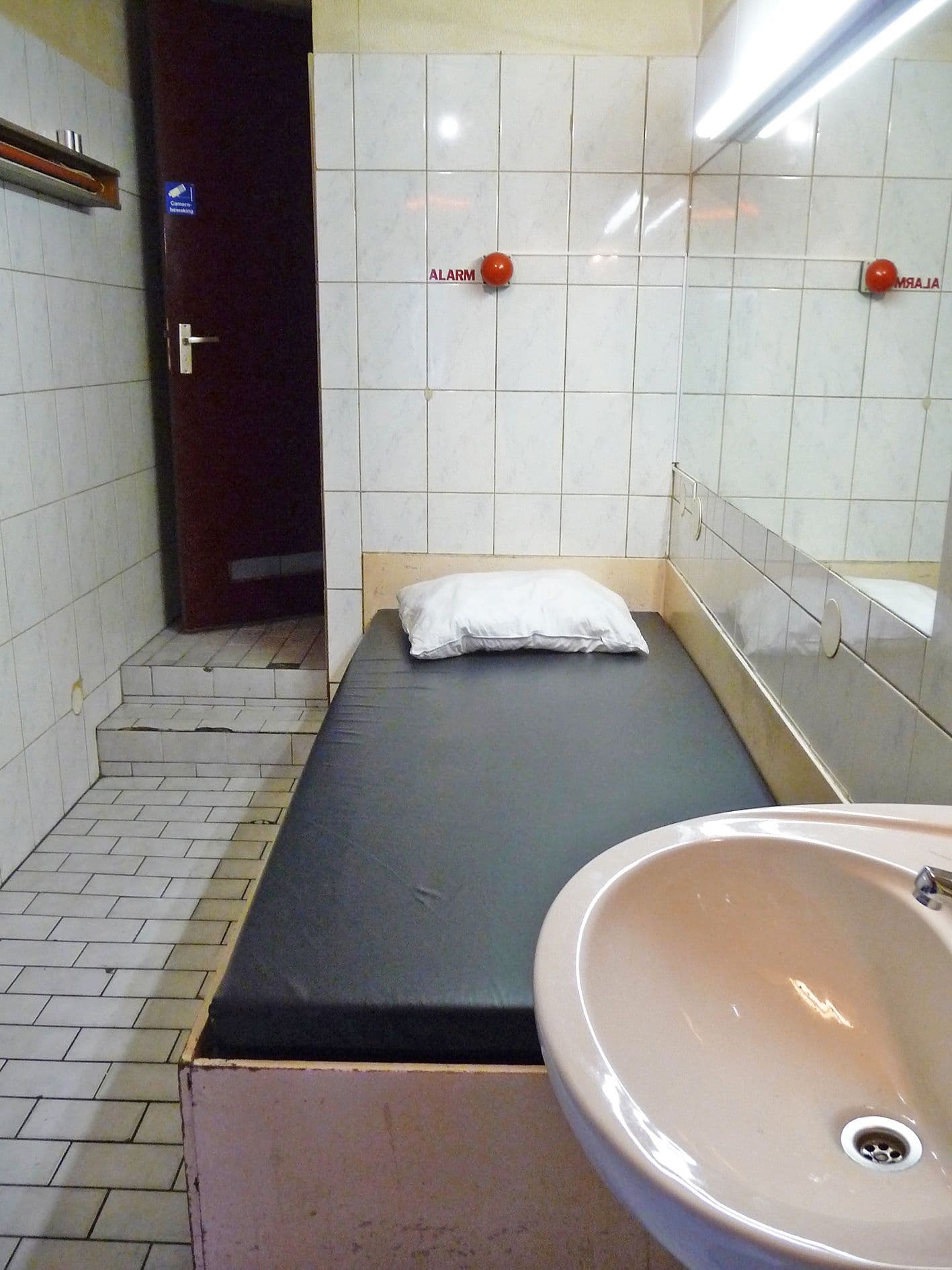 Insight: interiors of window brothels (Amsterdam: Red Light Secrets, 2015). Foto: Tess Jungblut.  