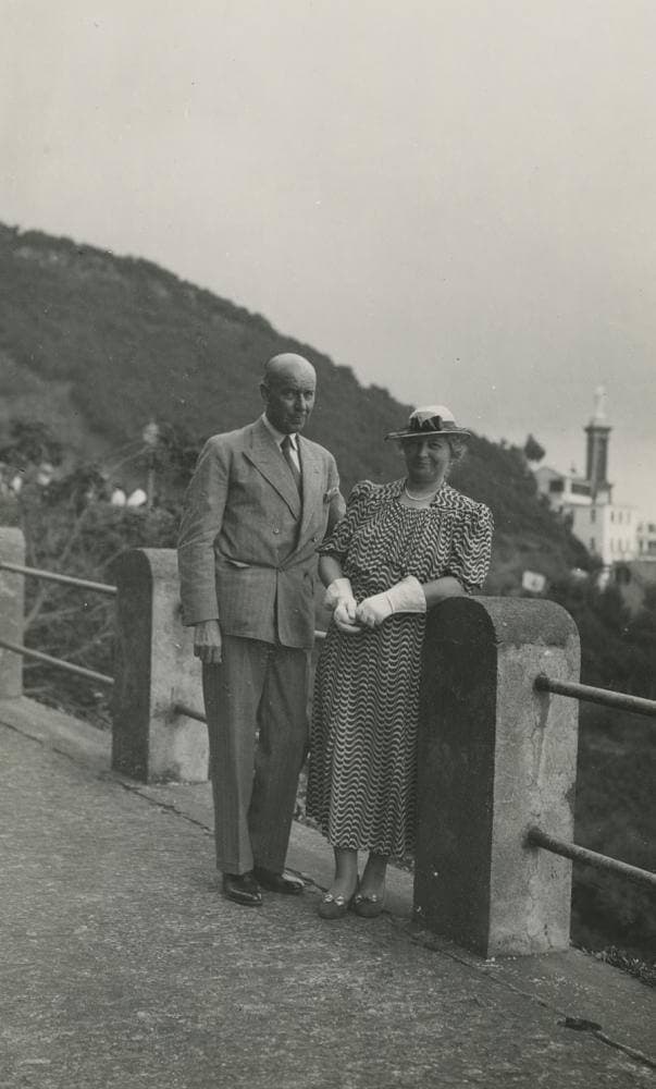 Mr and Mrs Sonneveld. Photo Collectie Nieuwe Instituut. On loan from BIHS. 