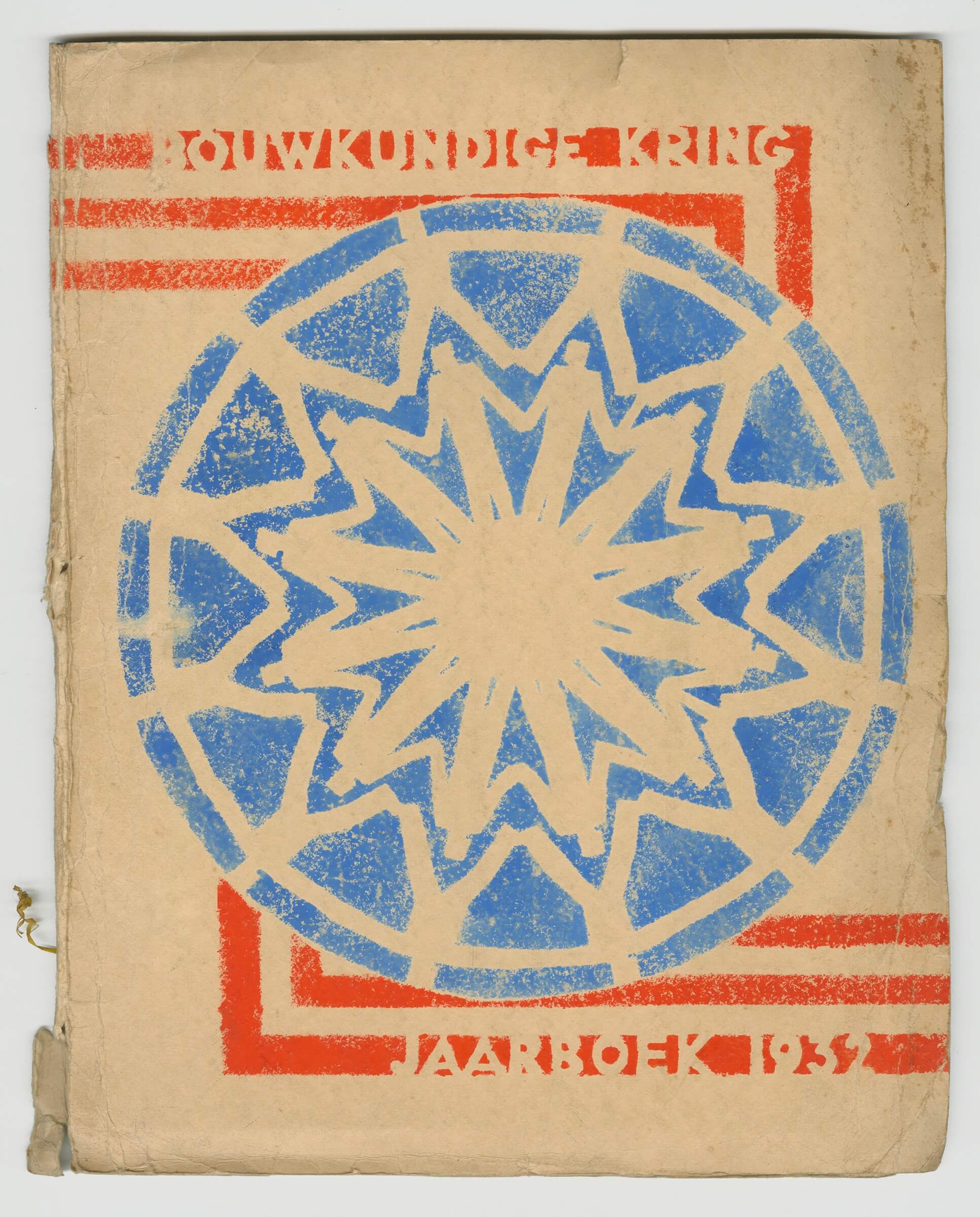 Jaarboek van de Bouwkundige Studiekring, 1932. Vegter is tussen 1929 en 1932 vicevoorzitter van de Bouwkundige Studiekring, een illuster studentengezelschap van twaalf ‘apostelen’ dat onder leiding staat van M.J. Granpré Molière. Het gemeenscha… 