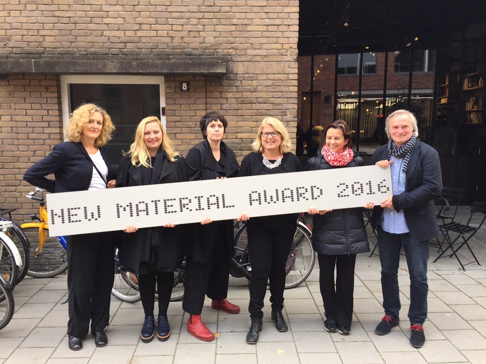 New Materials & Design network: Christine Vroom (Het Nieuwe Instituut), Carole Collet (Central Saint Martins University of the Arts), Elodie Ternaux (MatériO Paris), Lucie Havlová (Happy Materials), Valerie Bergeron (Materfad), Tomas Hendrych… 