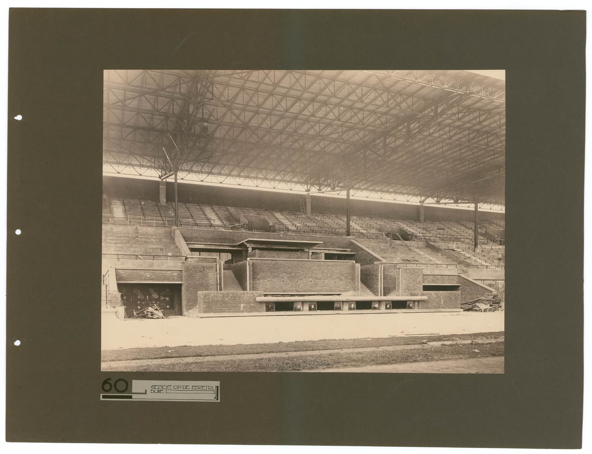 'Gezicht op de eeretribune'. Jan Wils. Olympische Stadion Amsterdam, 1928. Foto Technisch Fotobureau Gouda. Collectie Het Nieuwe Instituut, WILS ph188 