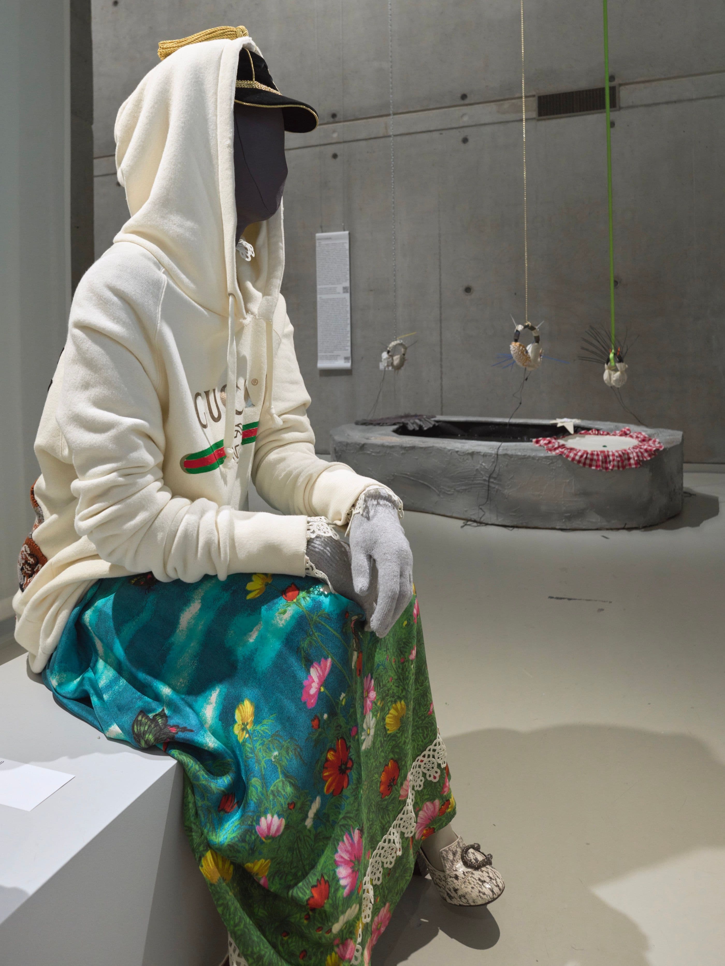 Alessandro Michele for Gucci, Cruise 2017. Courtesy of Gucci Historical Archive. The Hoodie, 2019. Foto Johannes Schwartz.  