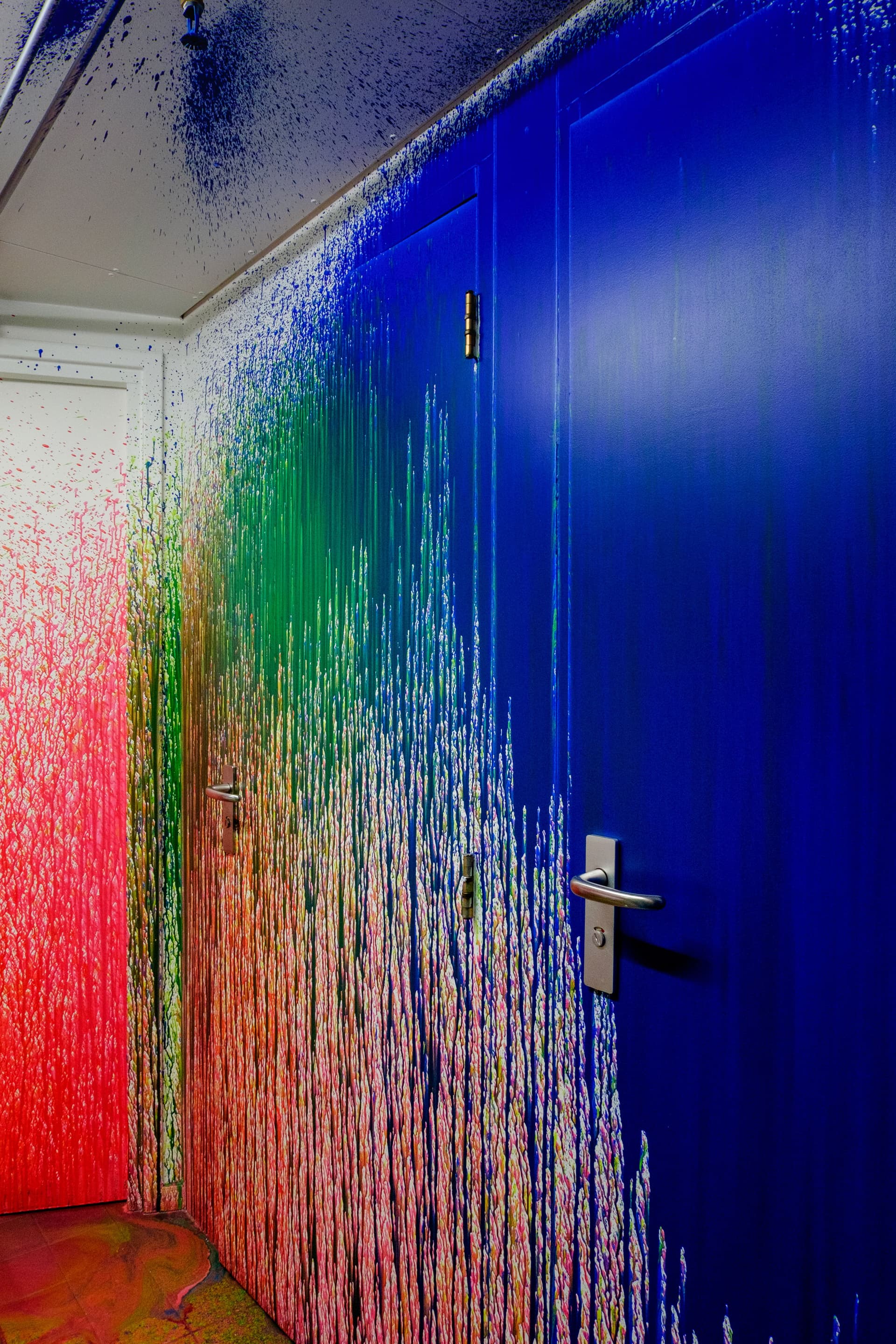  Rutger de Vries, Color Sprinklers, 2020. Foto Johannes Schwartz. 