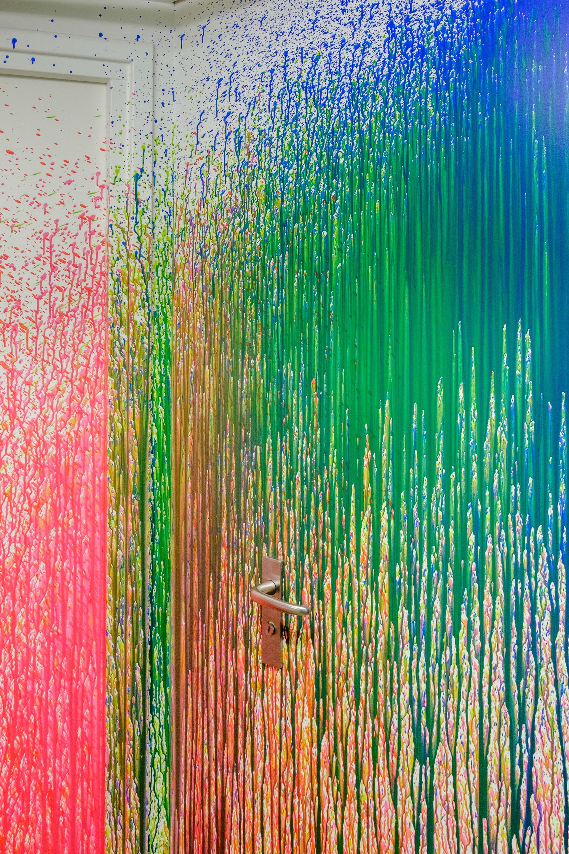  Rutger de Vries, Color Sprinklers, 2020. Photo Johannes Schwartz. 