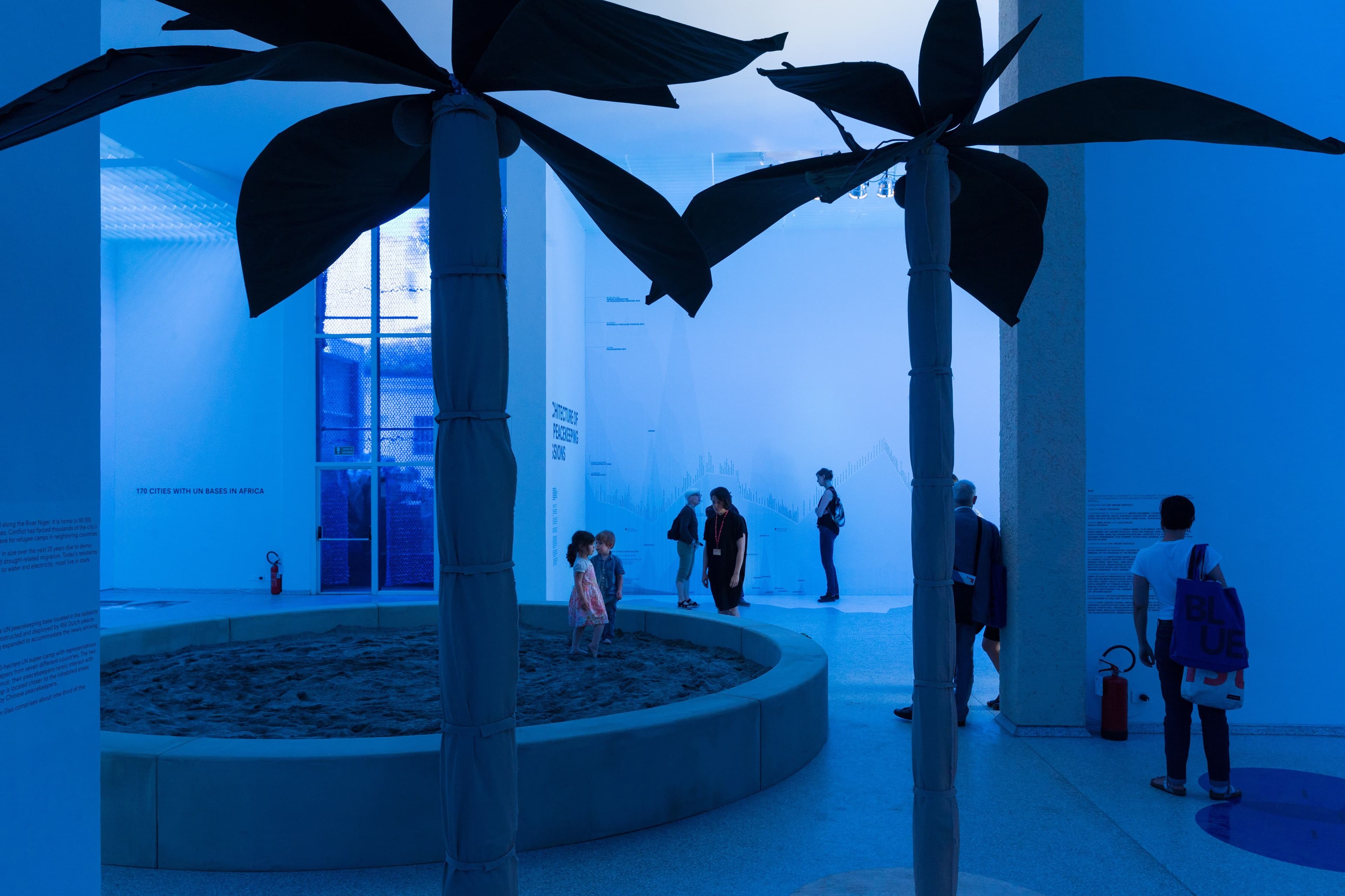 BLUE: Architecture of UN Peacekeeping Missions. Foto: Iwan Baan 