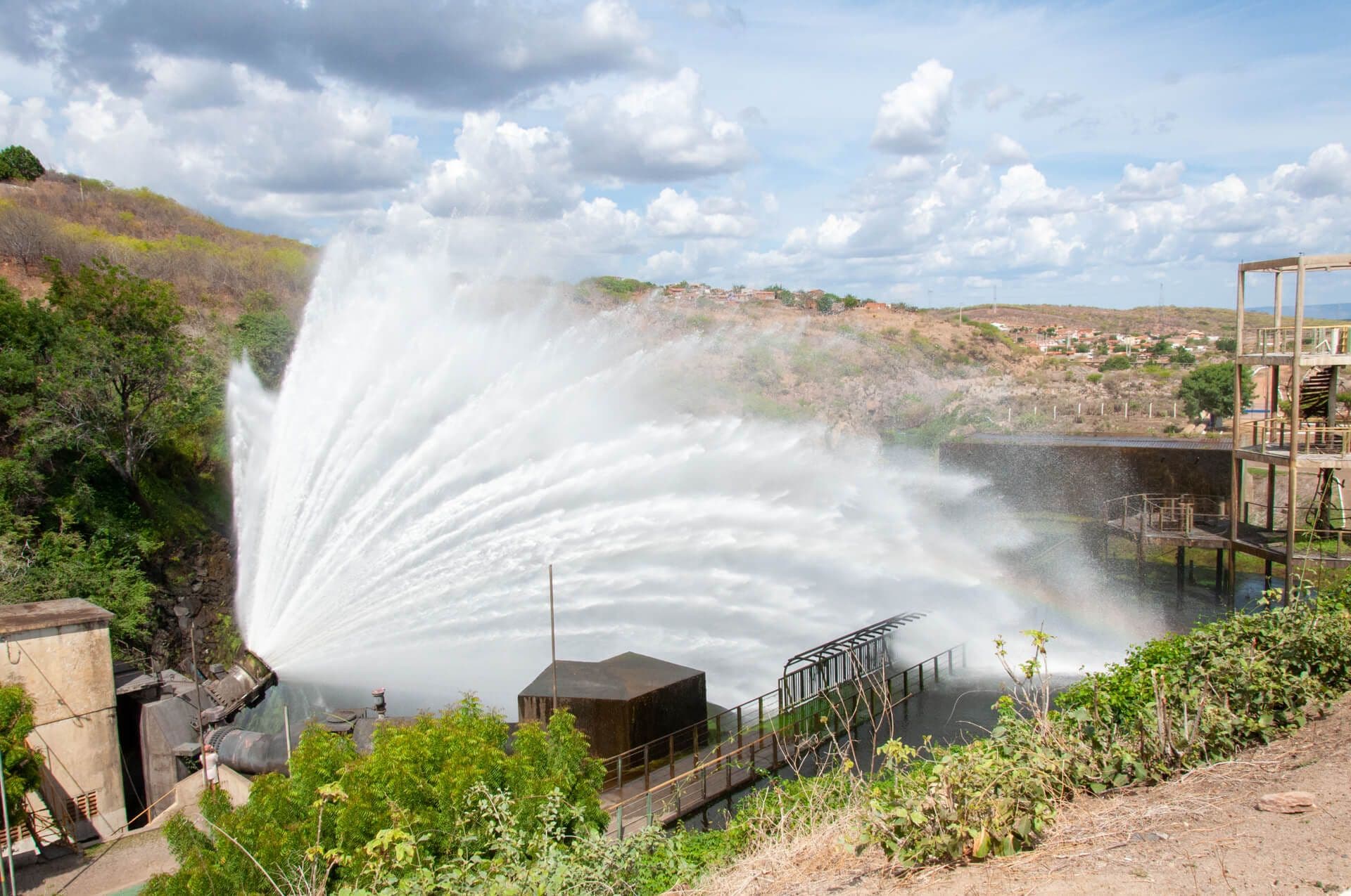 Orós dam dispersion valve. Photo credit: o grupo inteiro. 