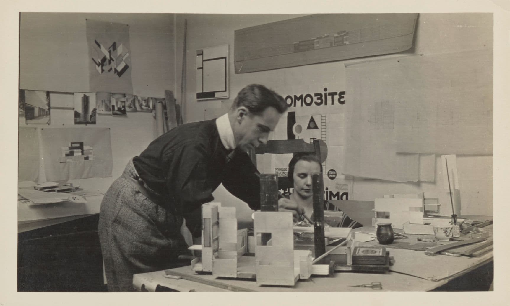 Theo en Nelly van Doesburg. Foto uit het archief Van Eesteren. Collectie Het Nieuwe Instituut, EEST10.1318 