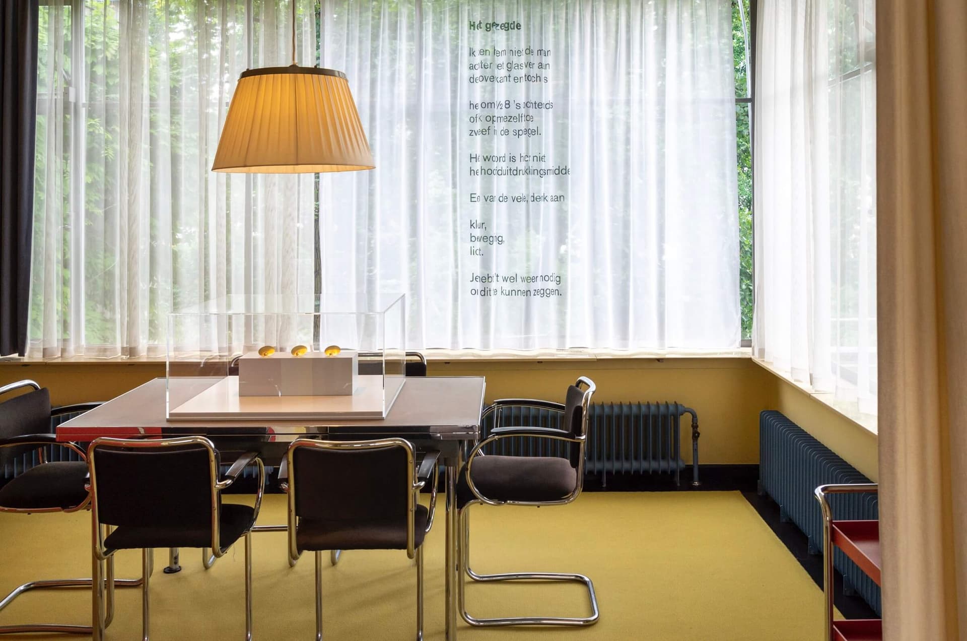 Design meets poetry in Sonneveld House in the exhibition Gijs Bakker & K. Schippers: Basics. Photo: Johannes Schwartz. 