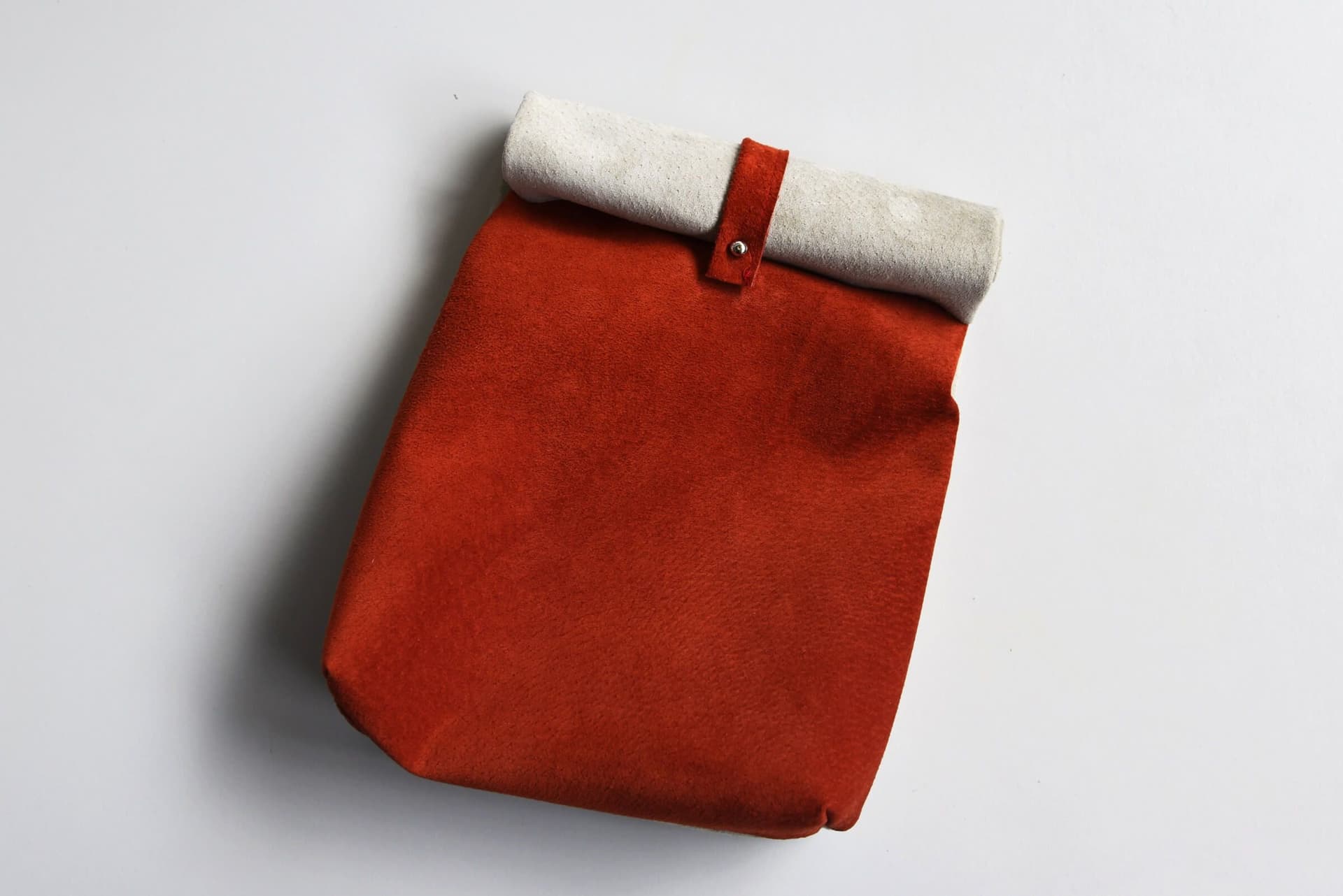 Result of the workshop Little Leather Bag. Photo: Charlotte Kan, Het Nieuwe Instituut 