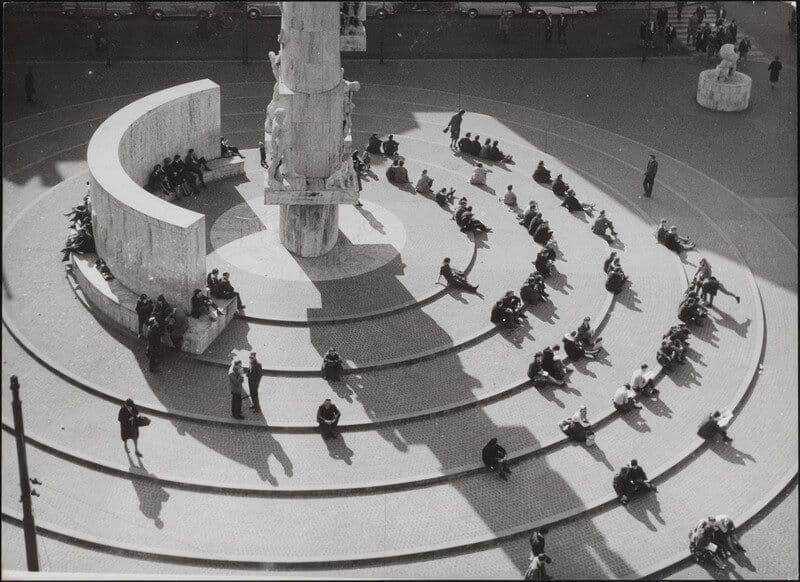 Photo from the archive of J.J.P. Oud. Maquette of the National Monument on Dam Square, Amsterdam. Collection Het Nieuwe Instituut, OUDJ ph1064. Image from the research of Michiel Huijben. 