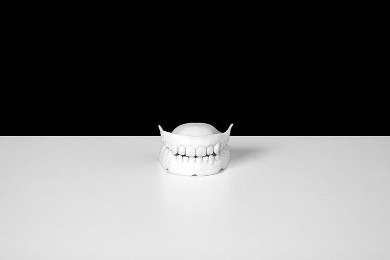 Dentures, 2010. Noam Toran and Onkar Kular. Photo: Diego Trujillo. Courtesy of the artists. 