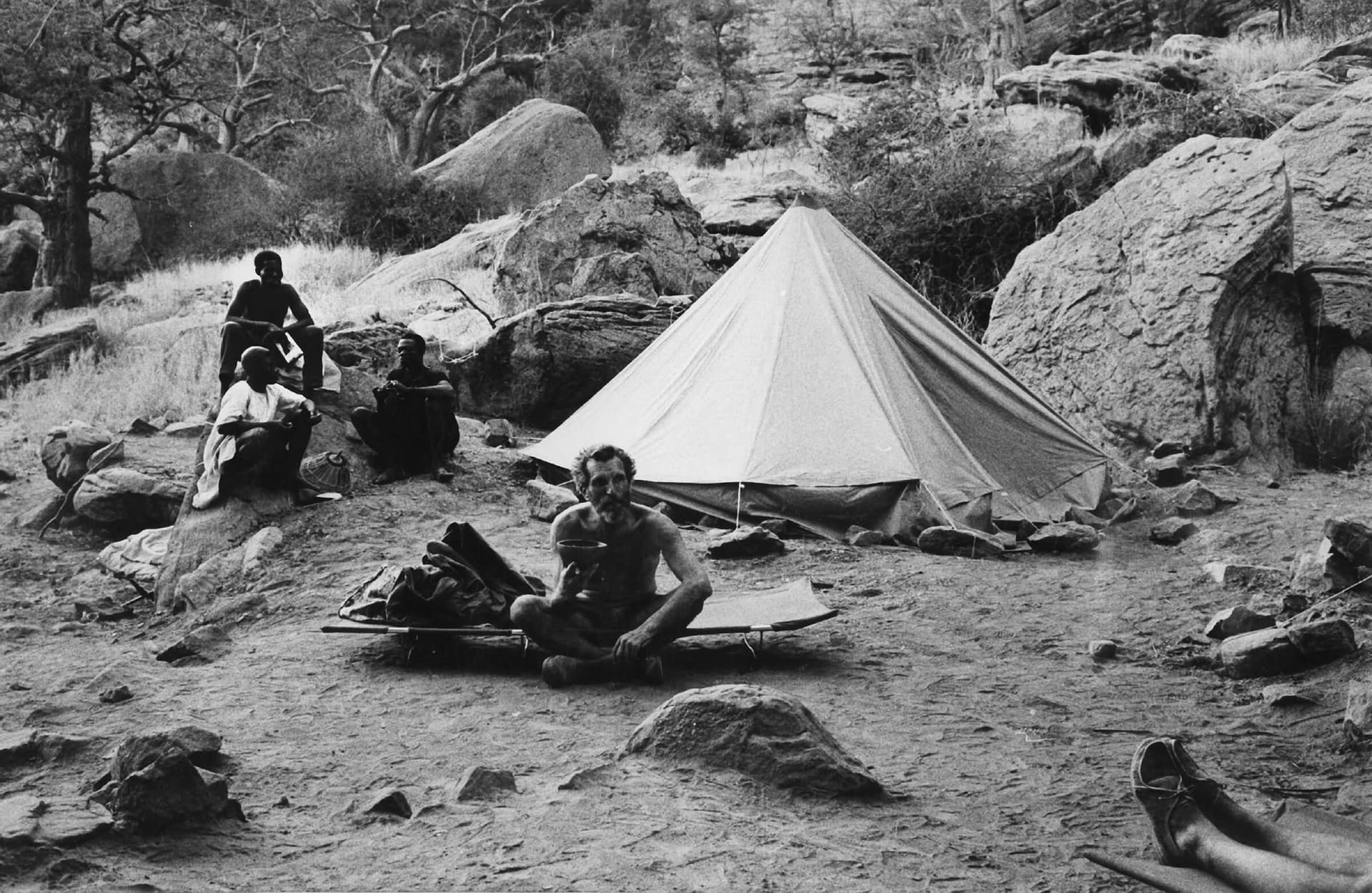 Herman Haan (1914-1996) tijdens een van zijn Afrika-expedities. Collectie Het Nieuwe Instituut, HAAX ph530  