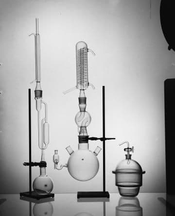 Laboratorium glas, F. Meydam, 1958. Collectie Nationaal Glasmuseum Leerdam 