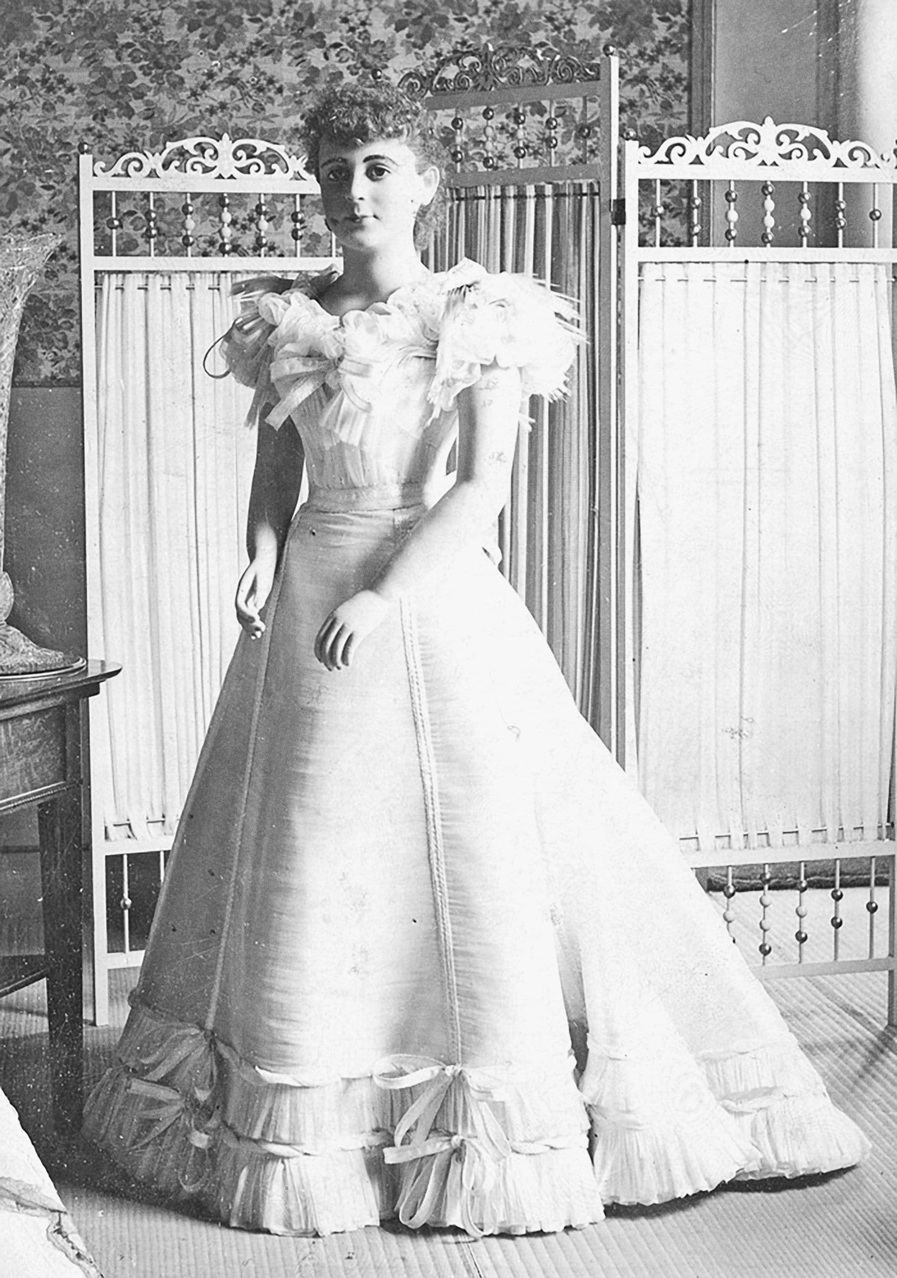 Glass dress, Presented by Libbey Glass Co. at the World Fair in Chicago, 1893. Toledo Library 