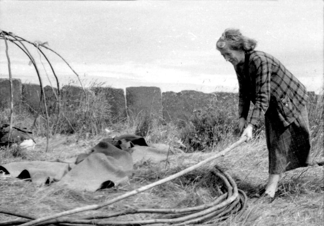 Mary Stewart setting up camp. Douneray, 1958. Photograph: R. Botsford, ref: SSSA/HH/DIII I 2005. The School of Scottish Studies Archives, University of Edinburgh.  