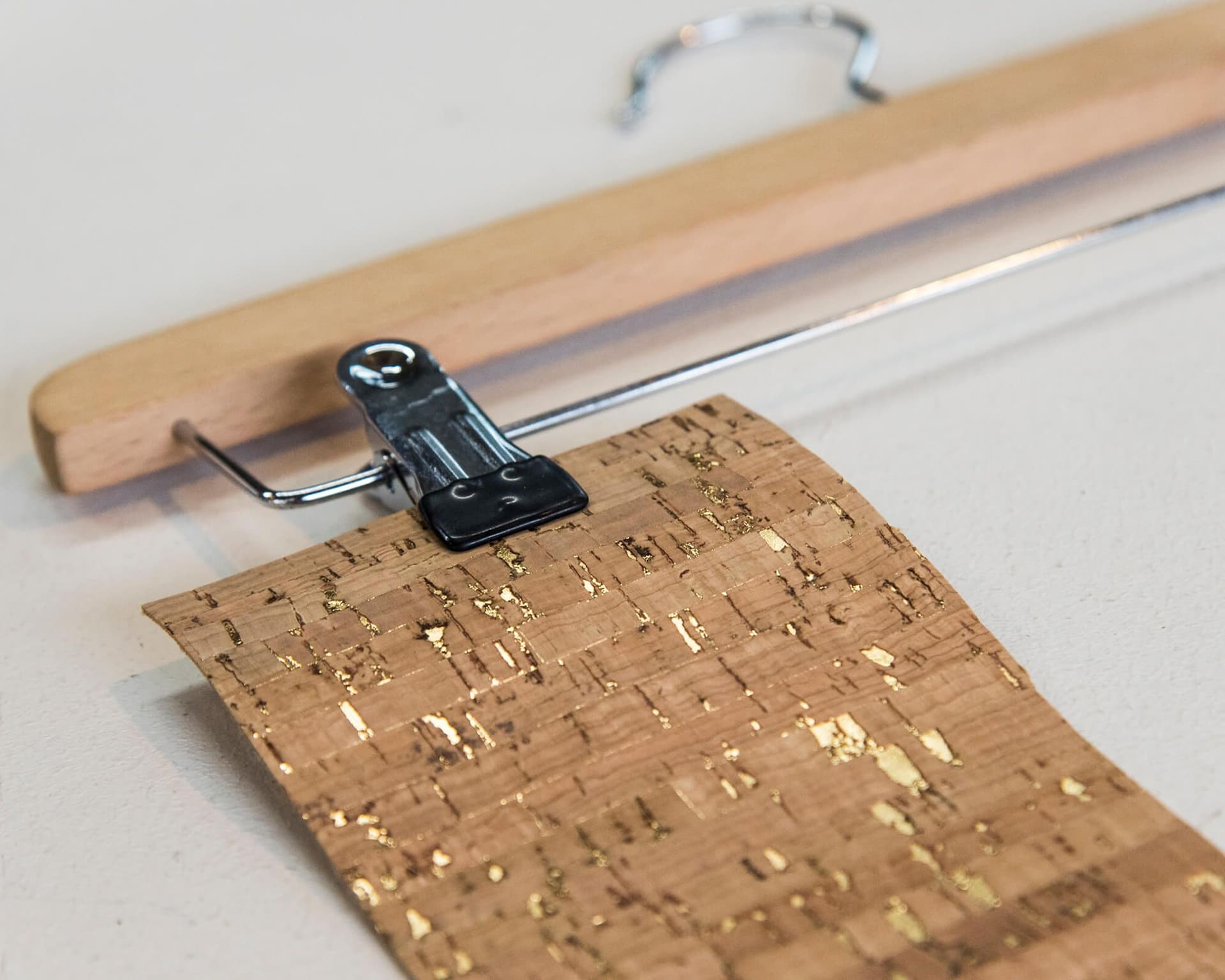 Creatief met kurkleer. Foto Petra van der Ree 